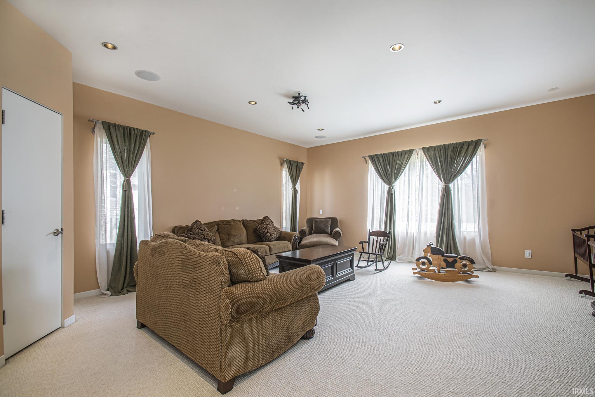 50890 Hawthorne Meadow
