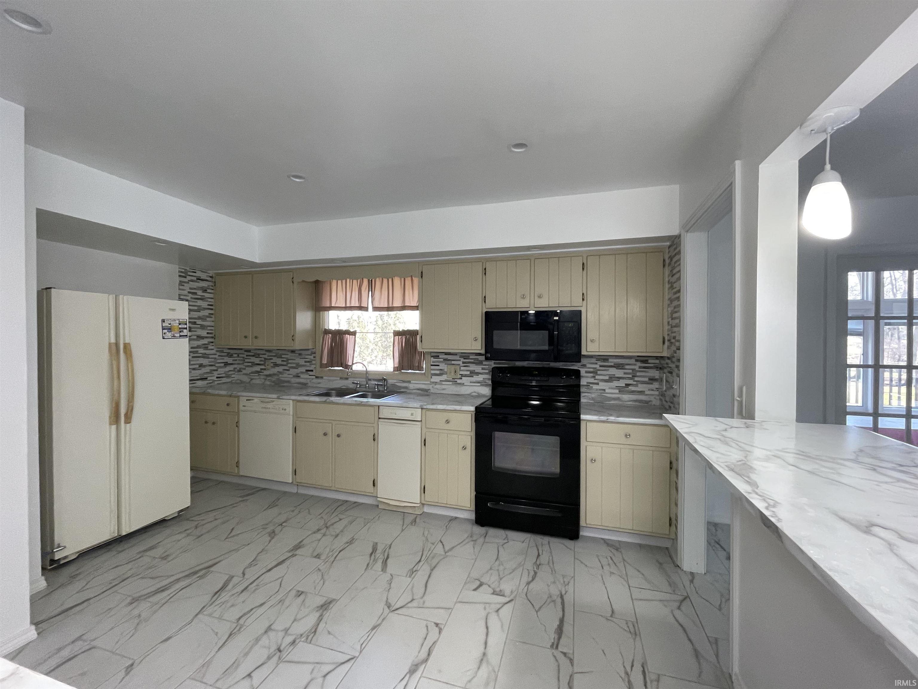 1112 Richard Road