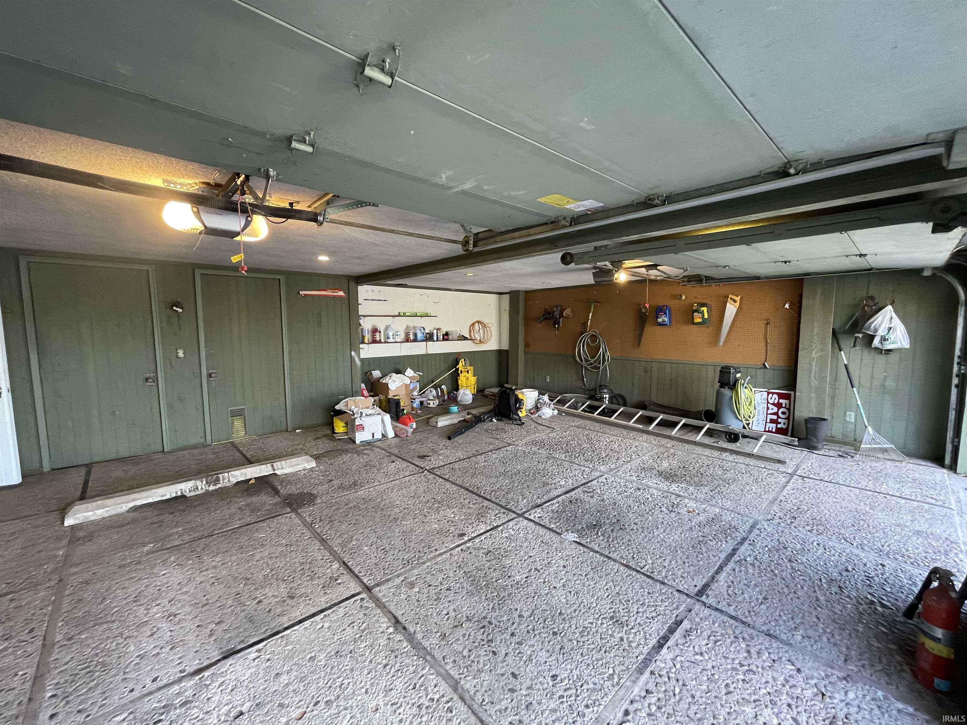 1112 Richard Road