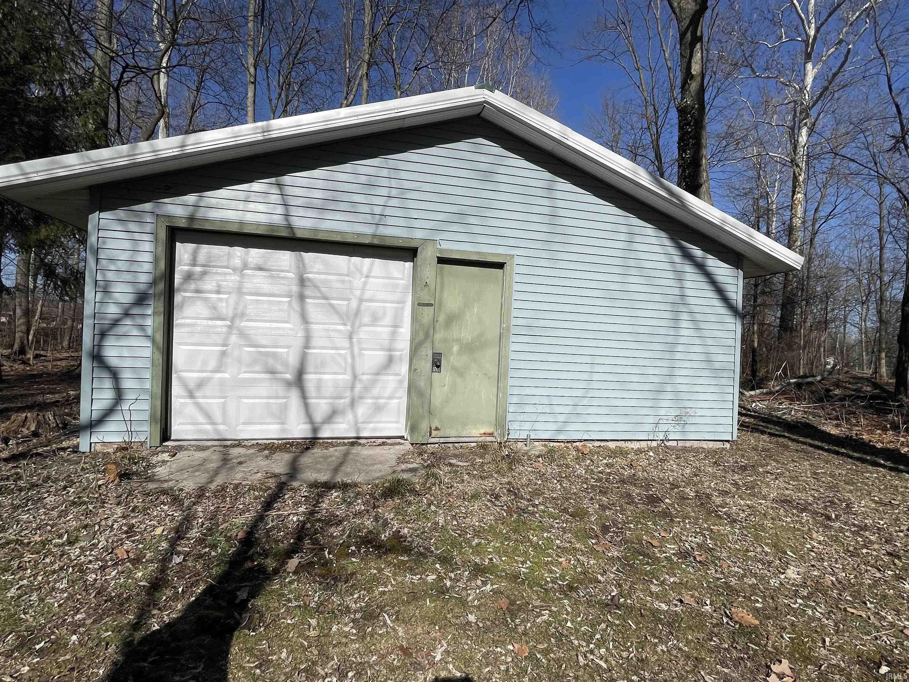 1112 Richard Road