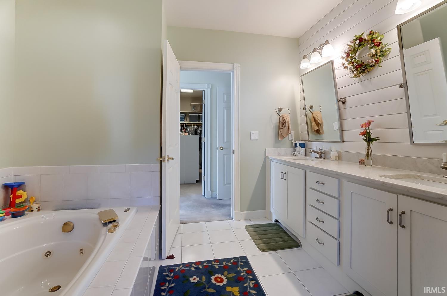 4805 S. 895 E. Pretty Lake