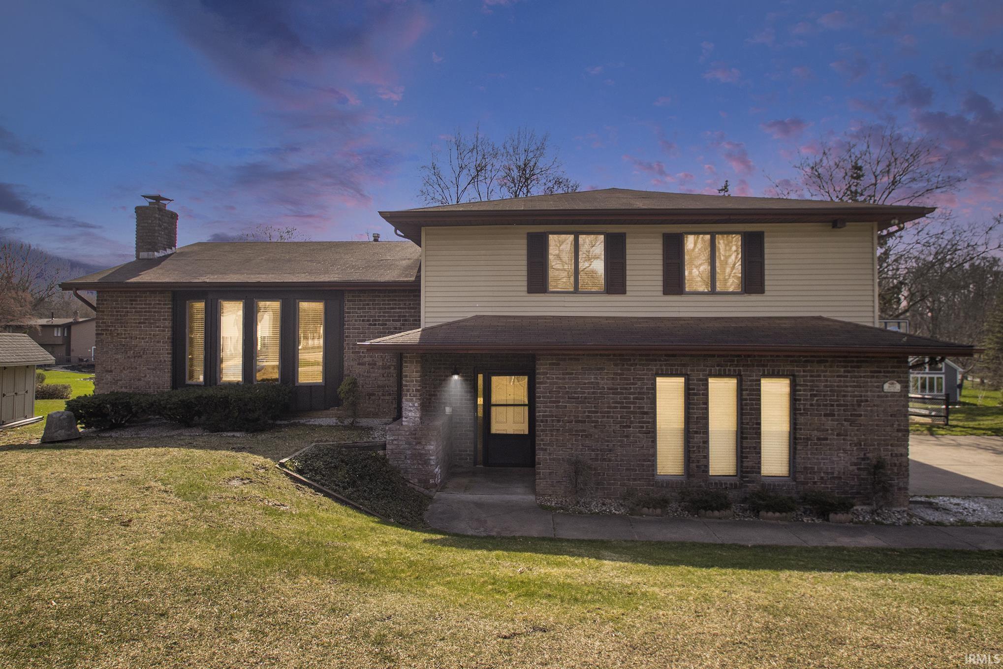 16552 Fox Cross