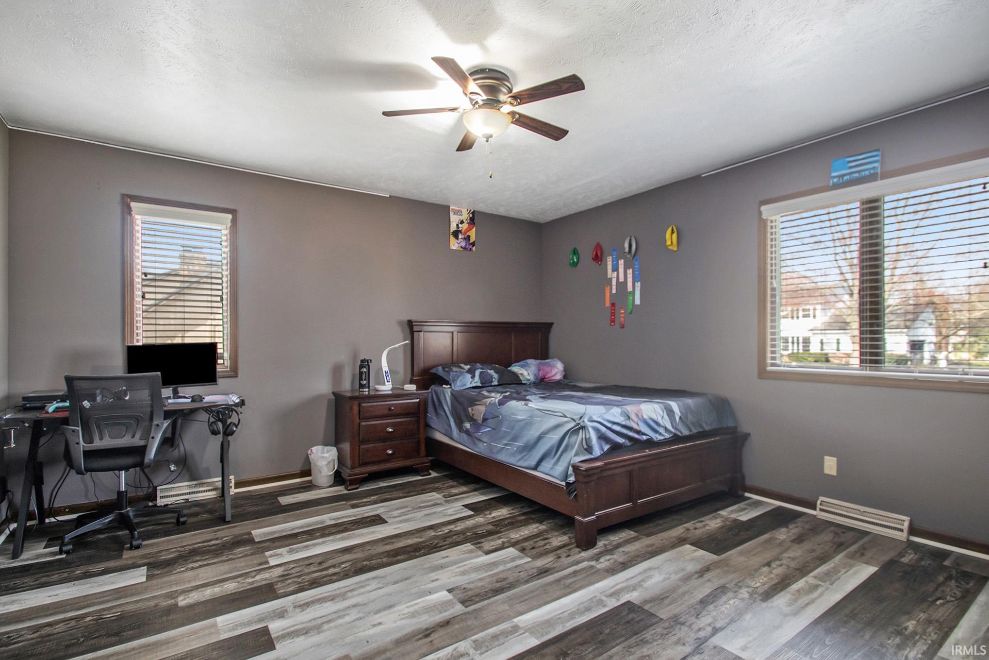16552 Fox Cross
