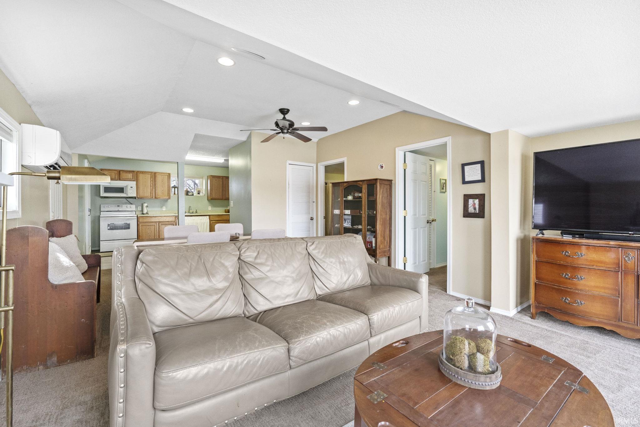3370 Skinner Lake W