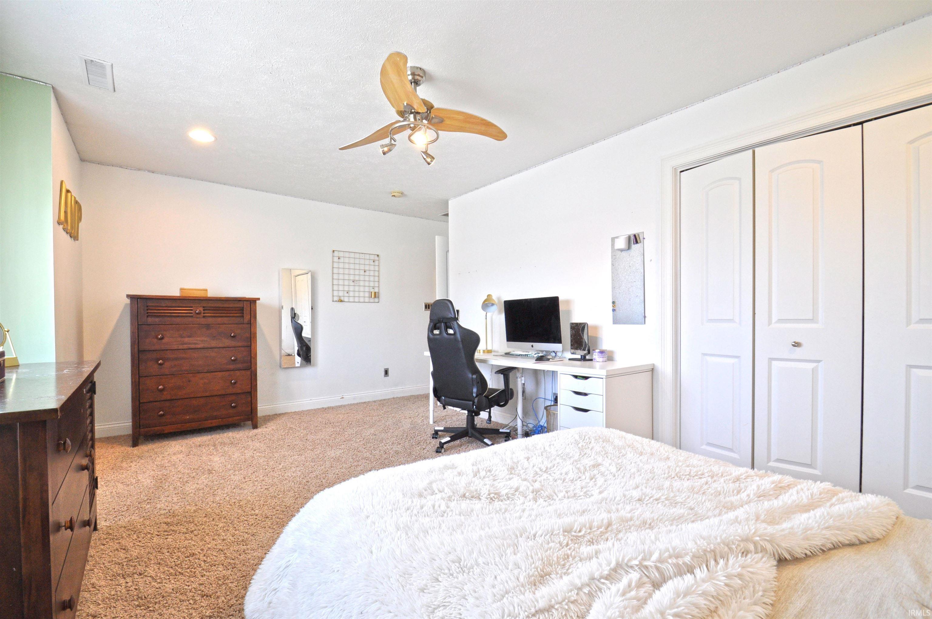 22470 Walnut