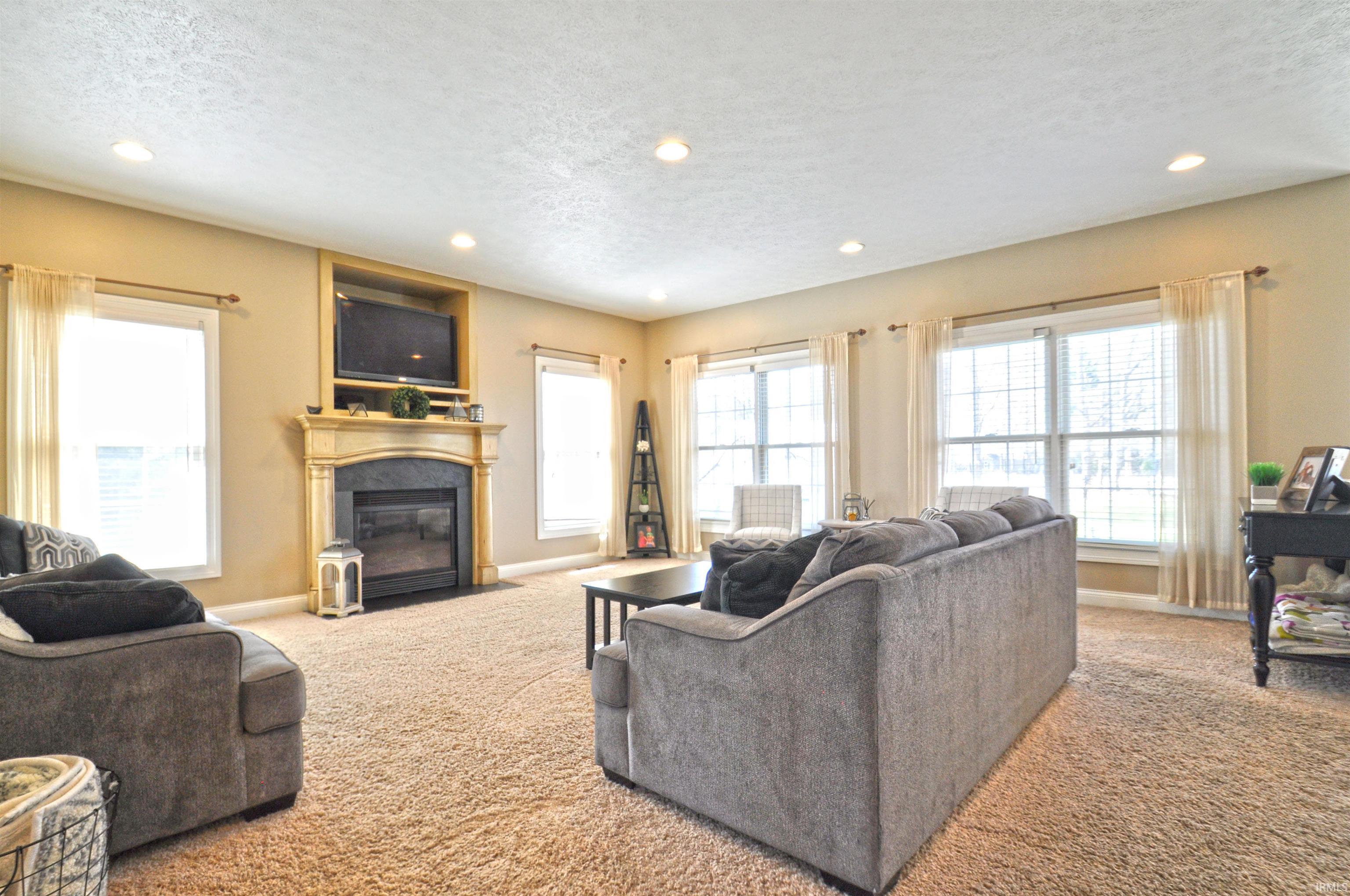 22470 Walnut