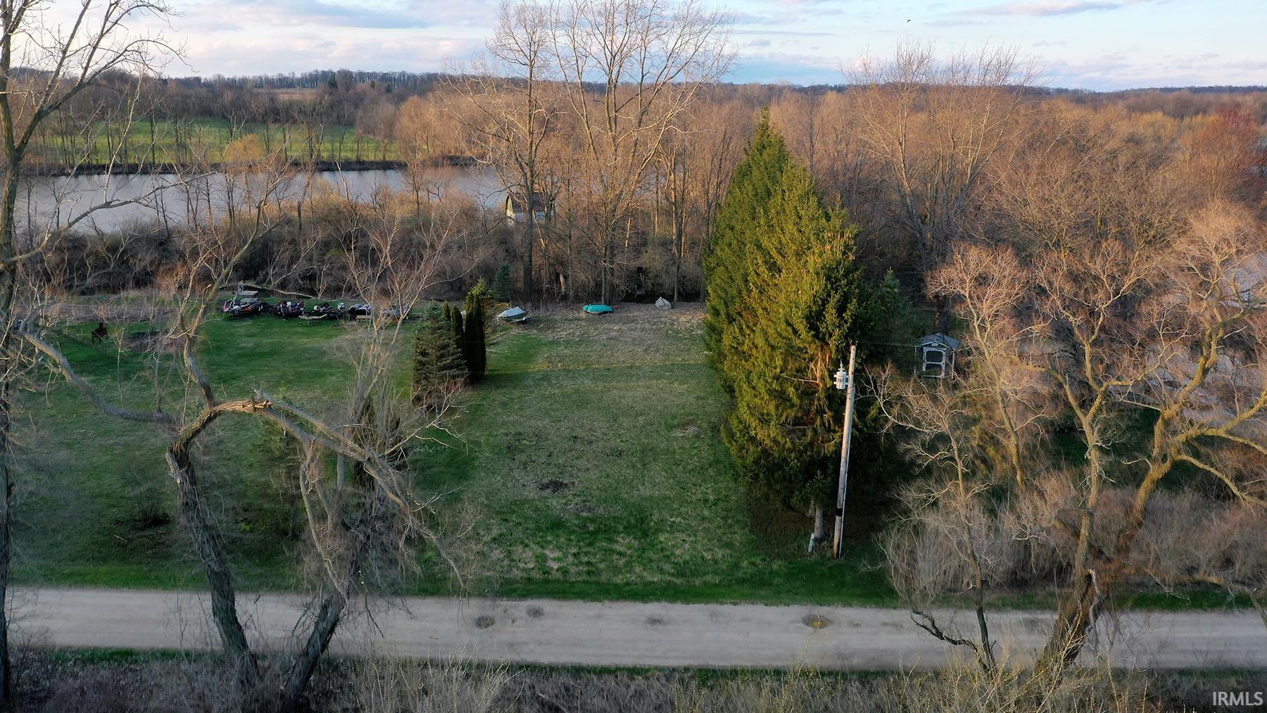 3200 1075 E