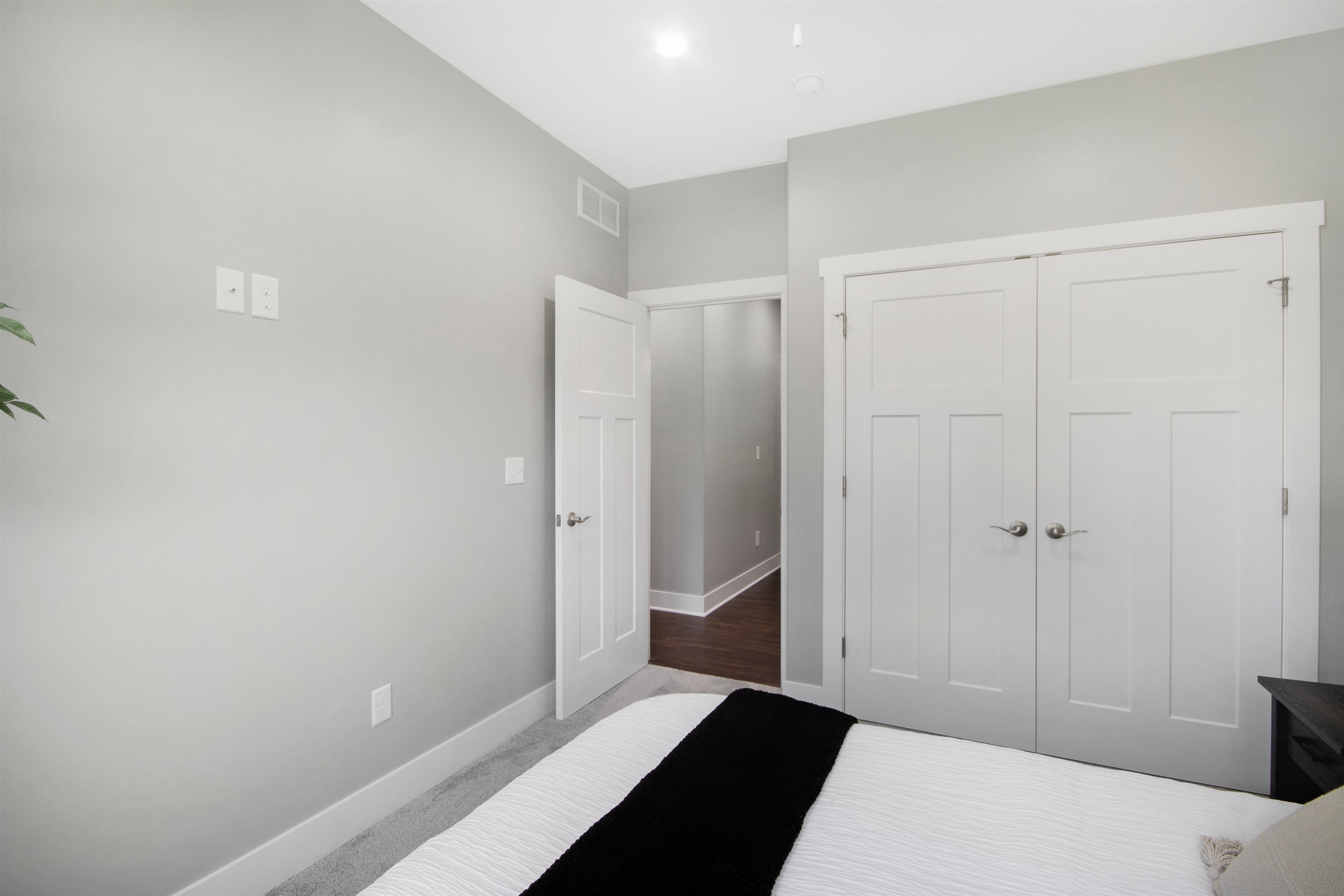 1618 Stoneham