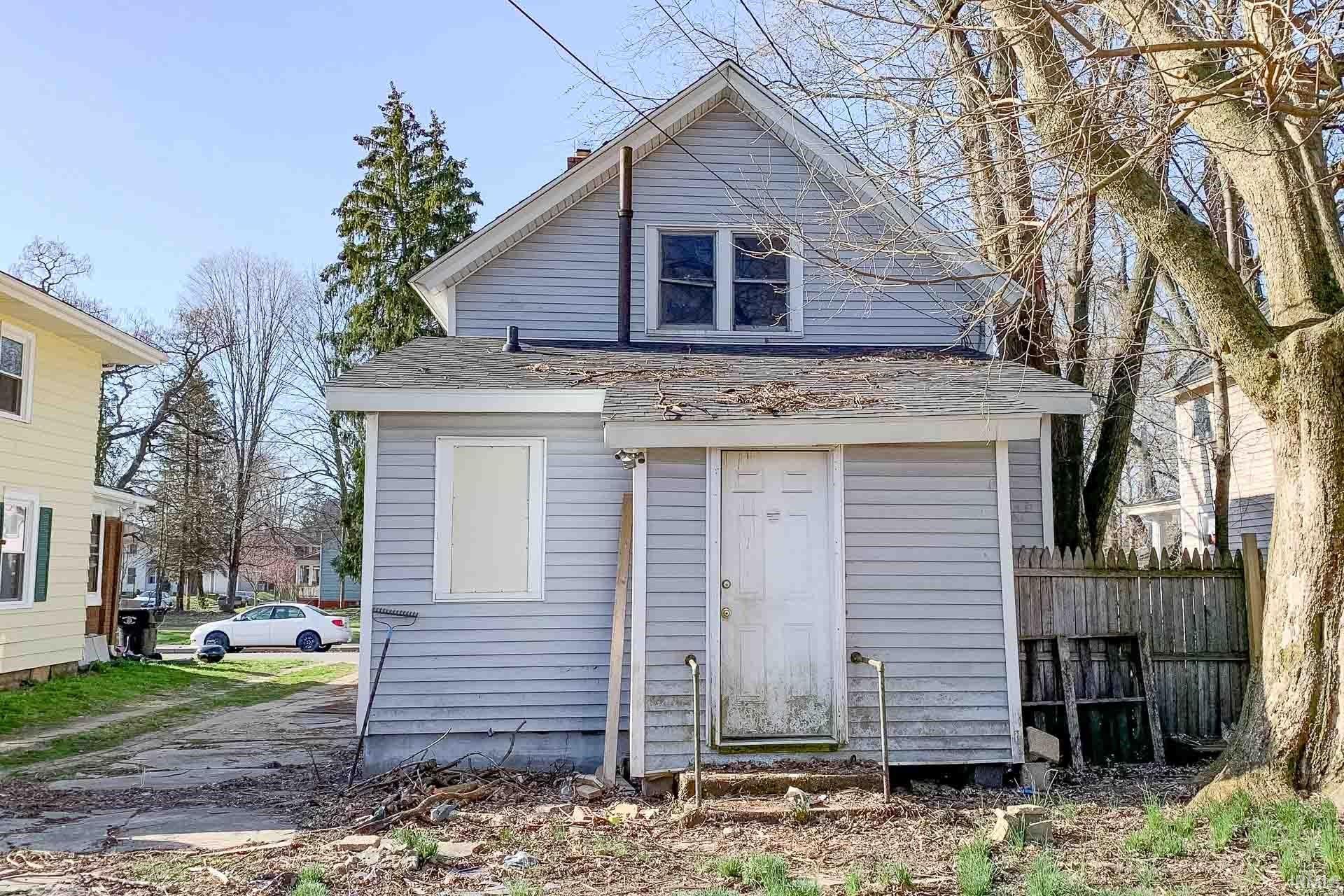 1227 Cedar