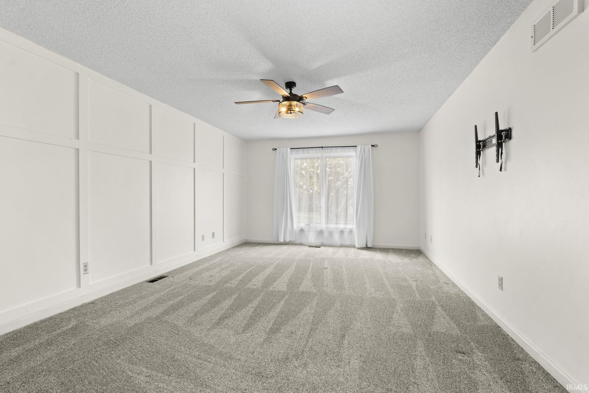 2433 Sycamore Hills