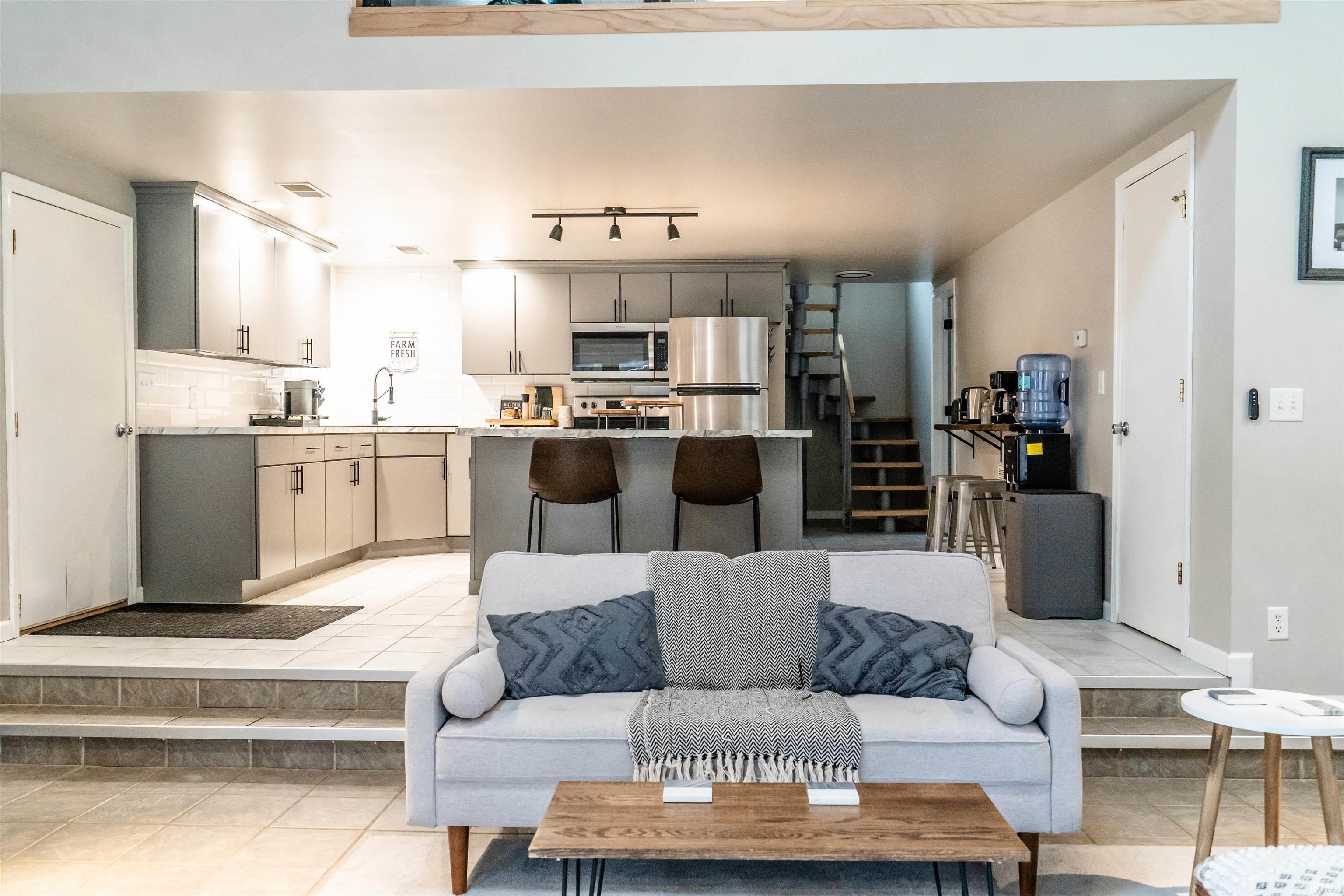 18244 Roosevelt