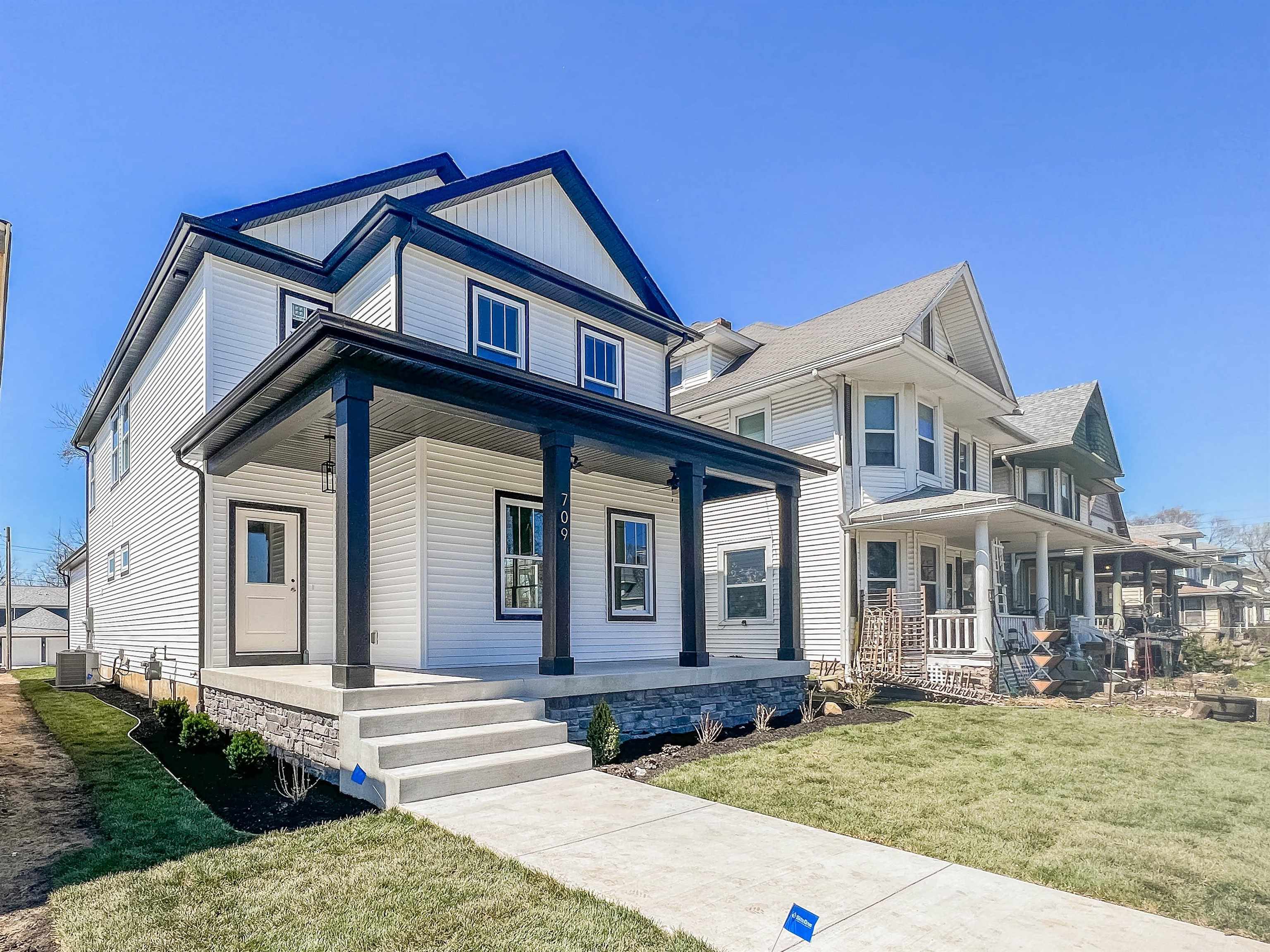 709 Saint Louis