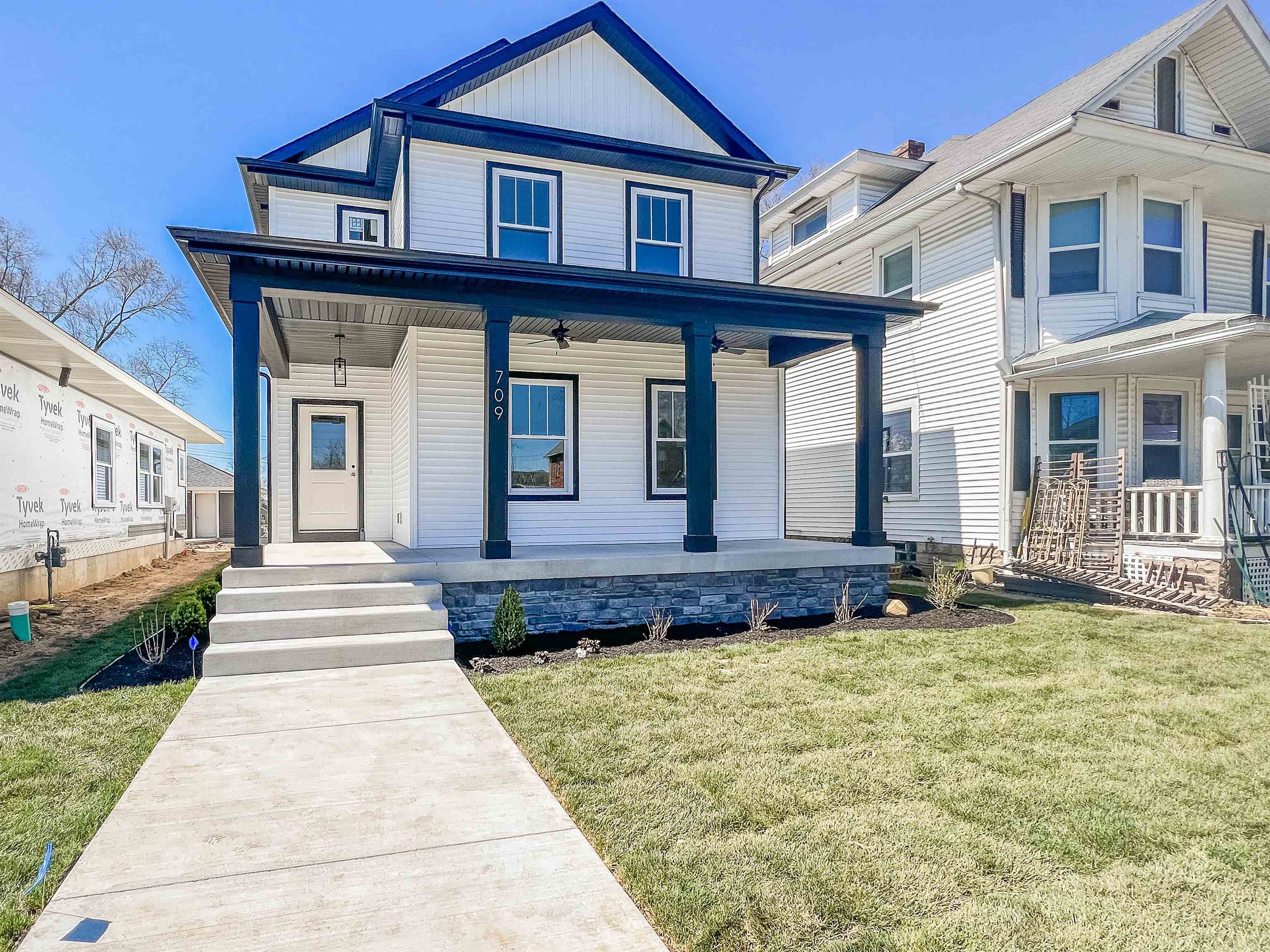 709 Saint Louis