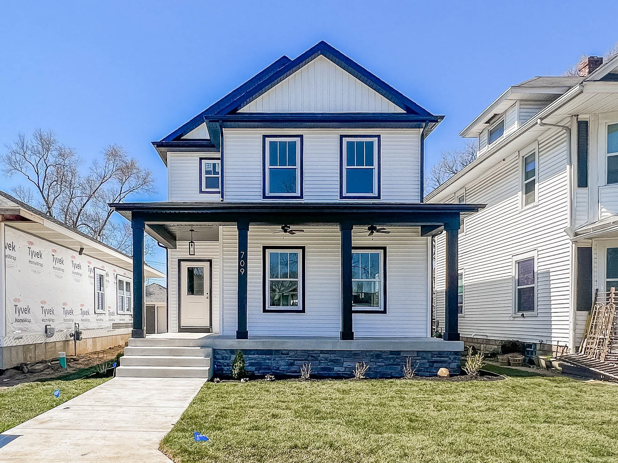709 Saint Louis