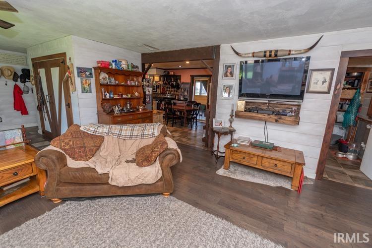 3961 State Road 104
