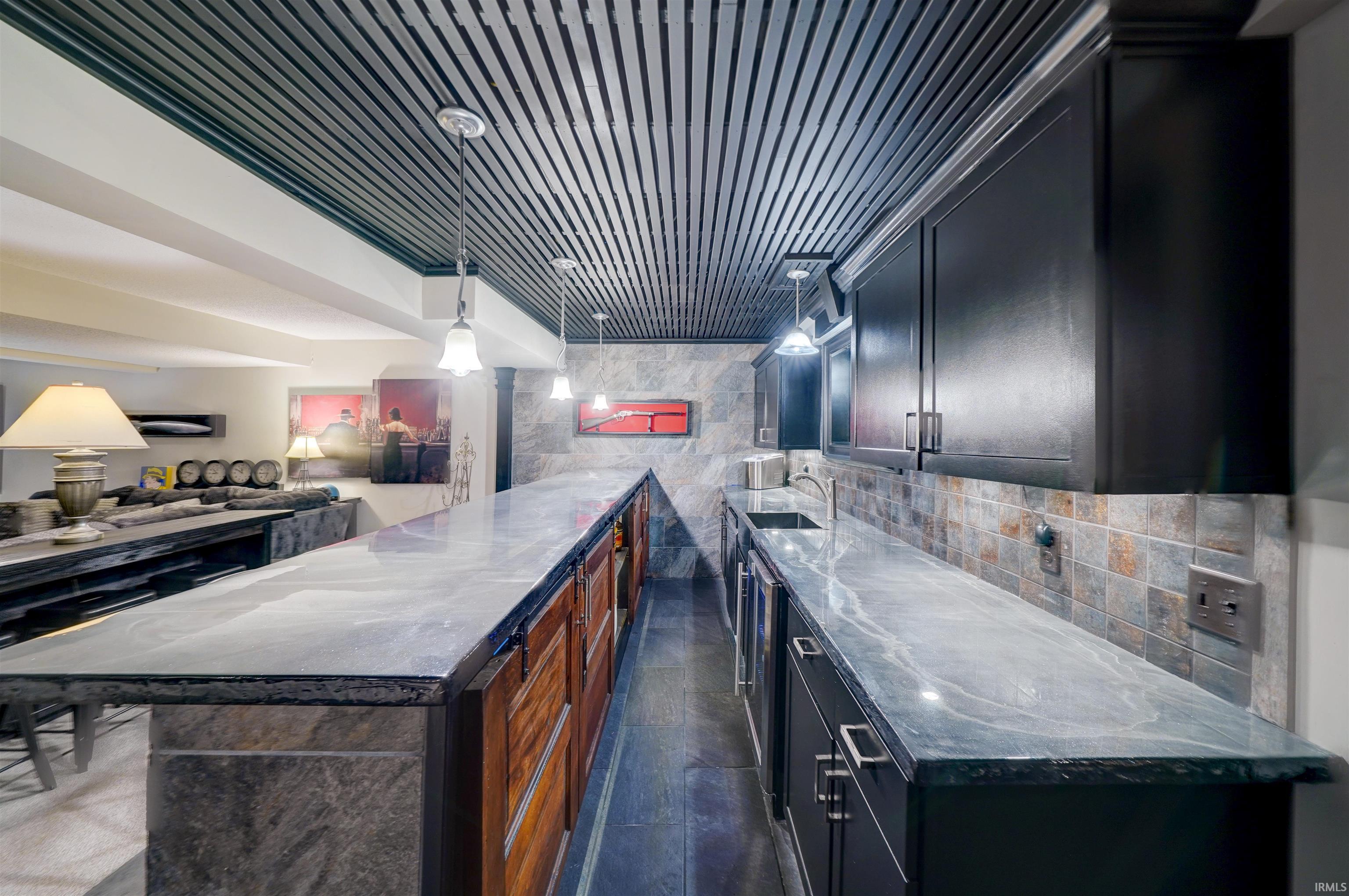 2713 Windridge