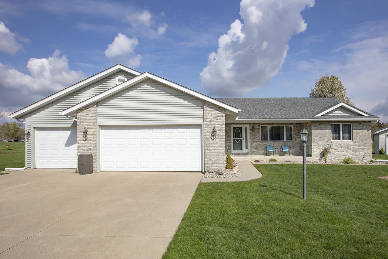 1705 Longwood