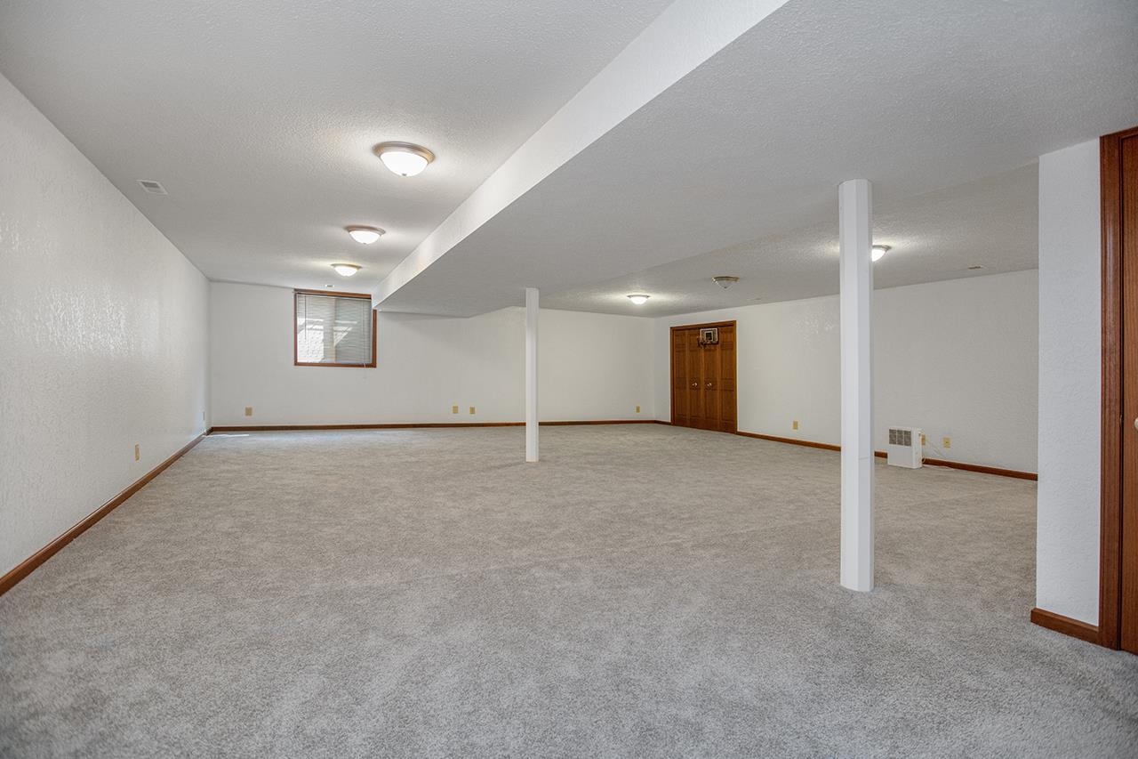1705 Longwood