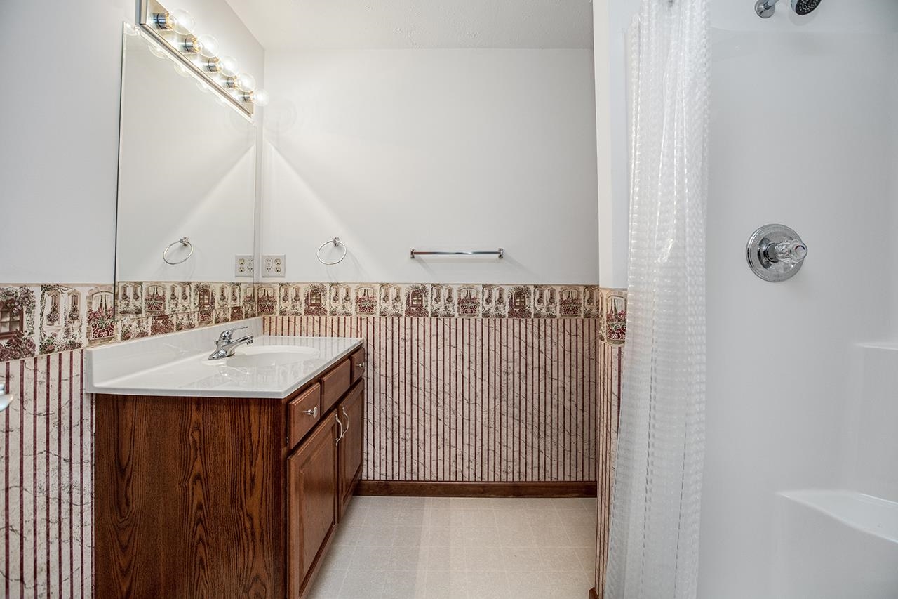 1705 Longwood