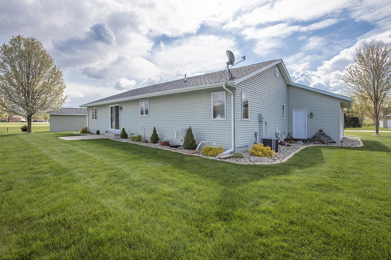 1705 Longwood