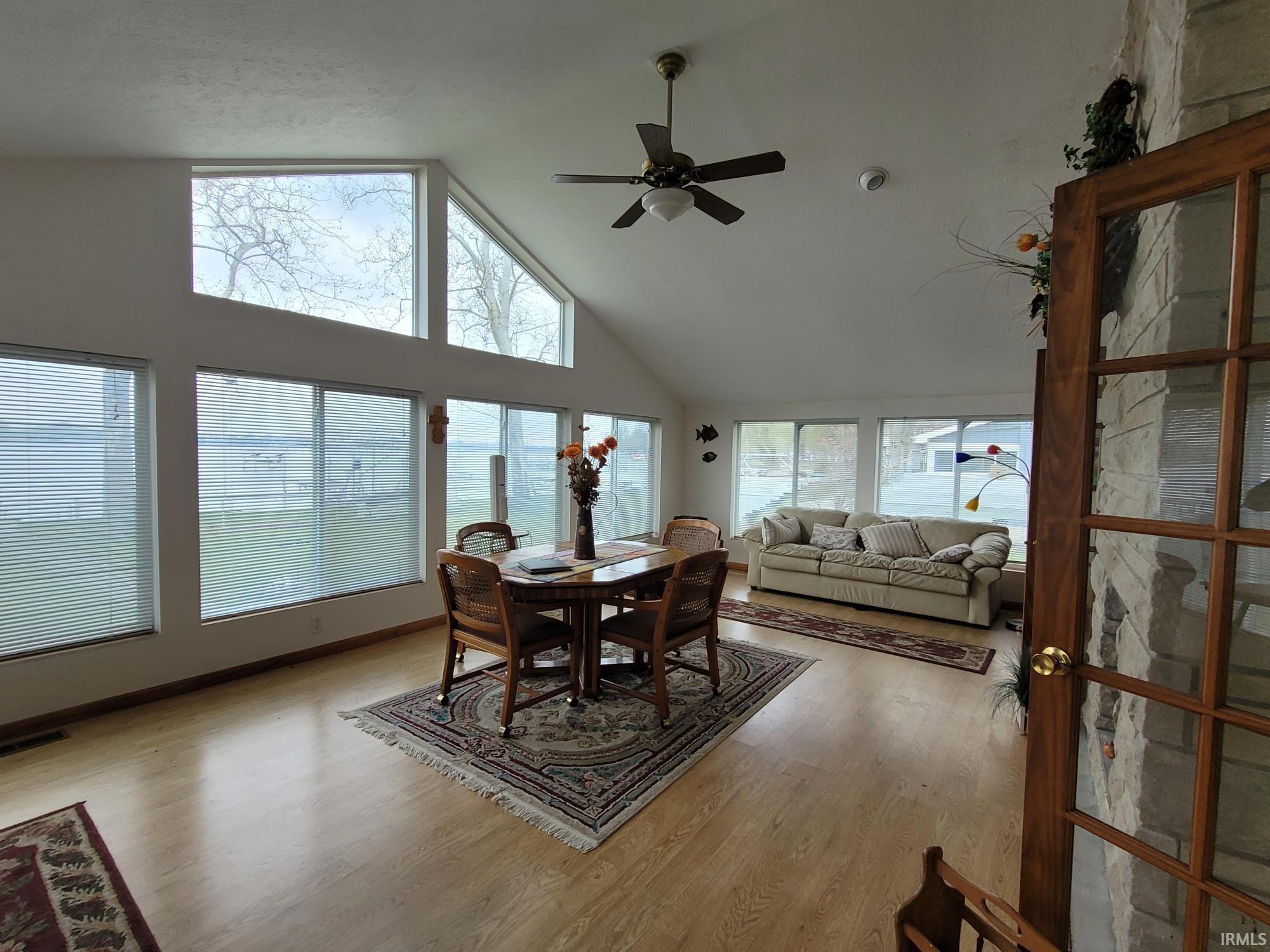 4195 Lake Shore