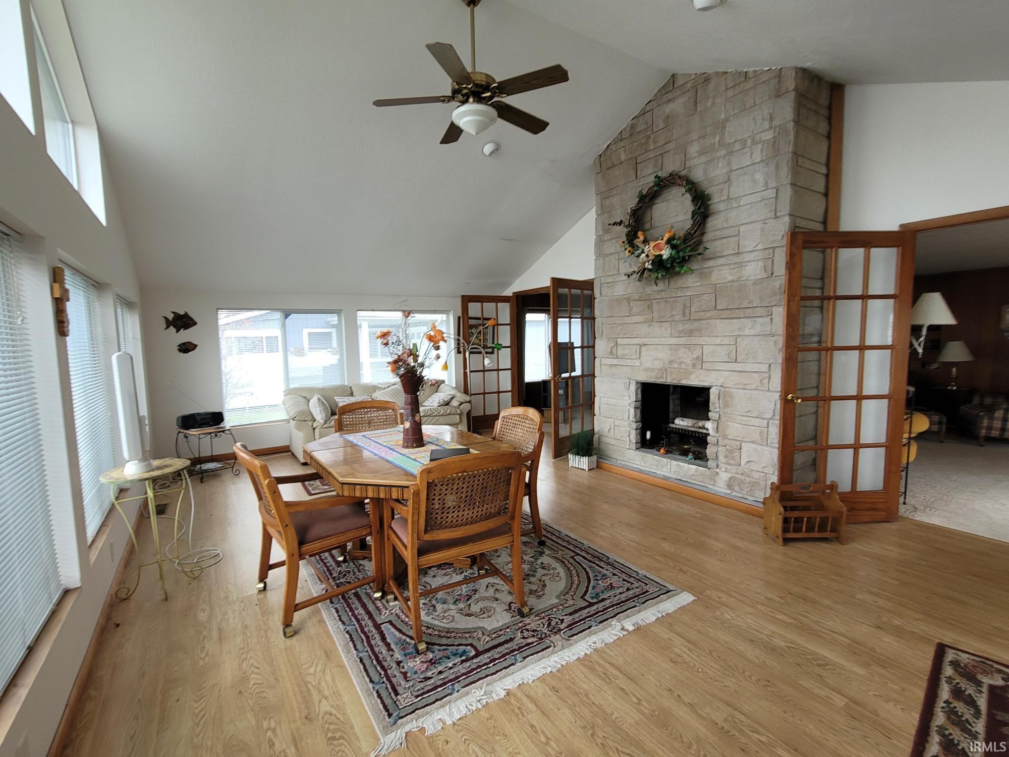 4195 Lake Shore