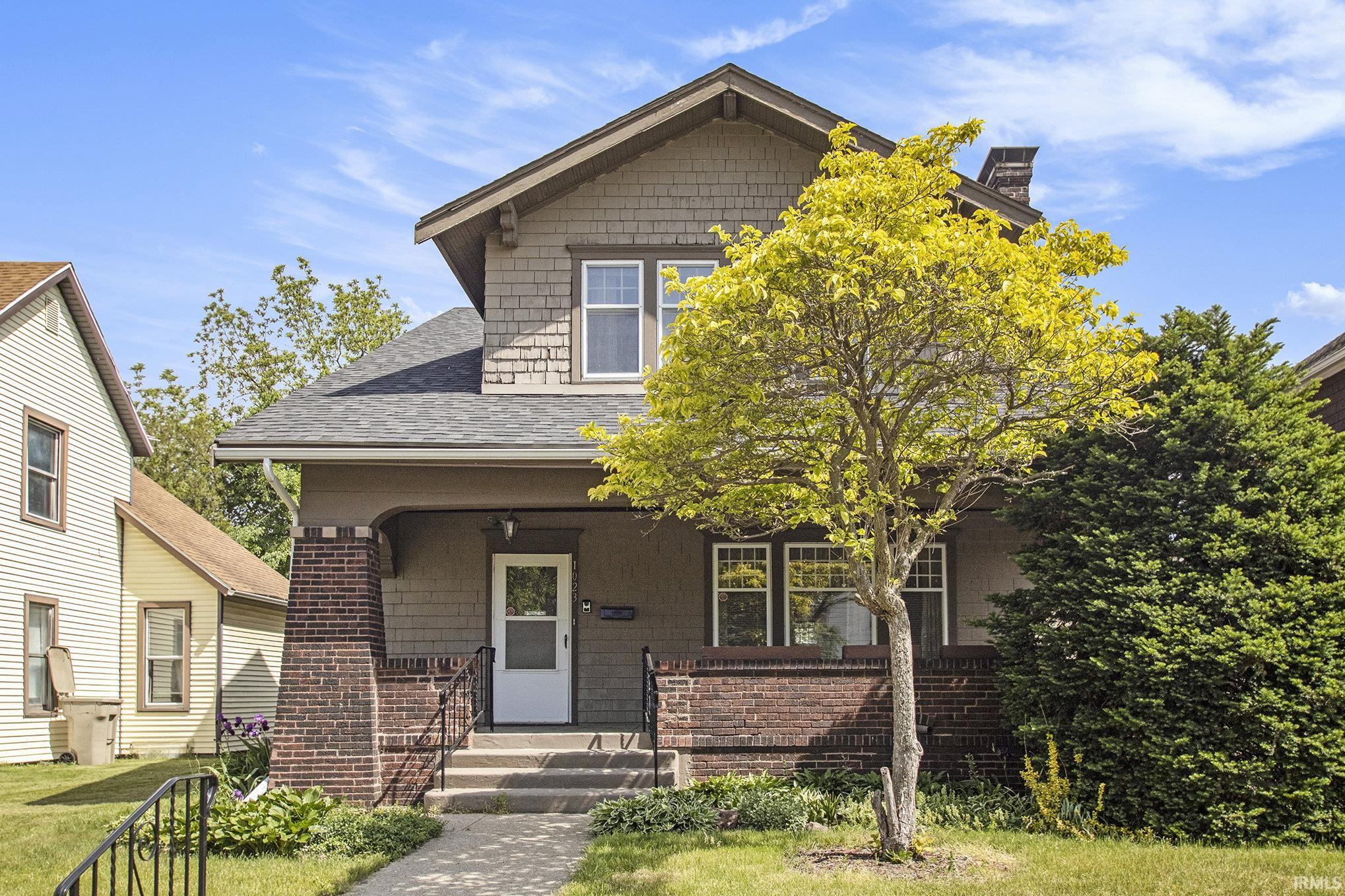 1023 Colfax