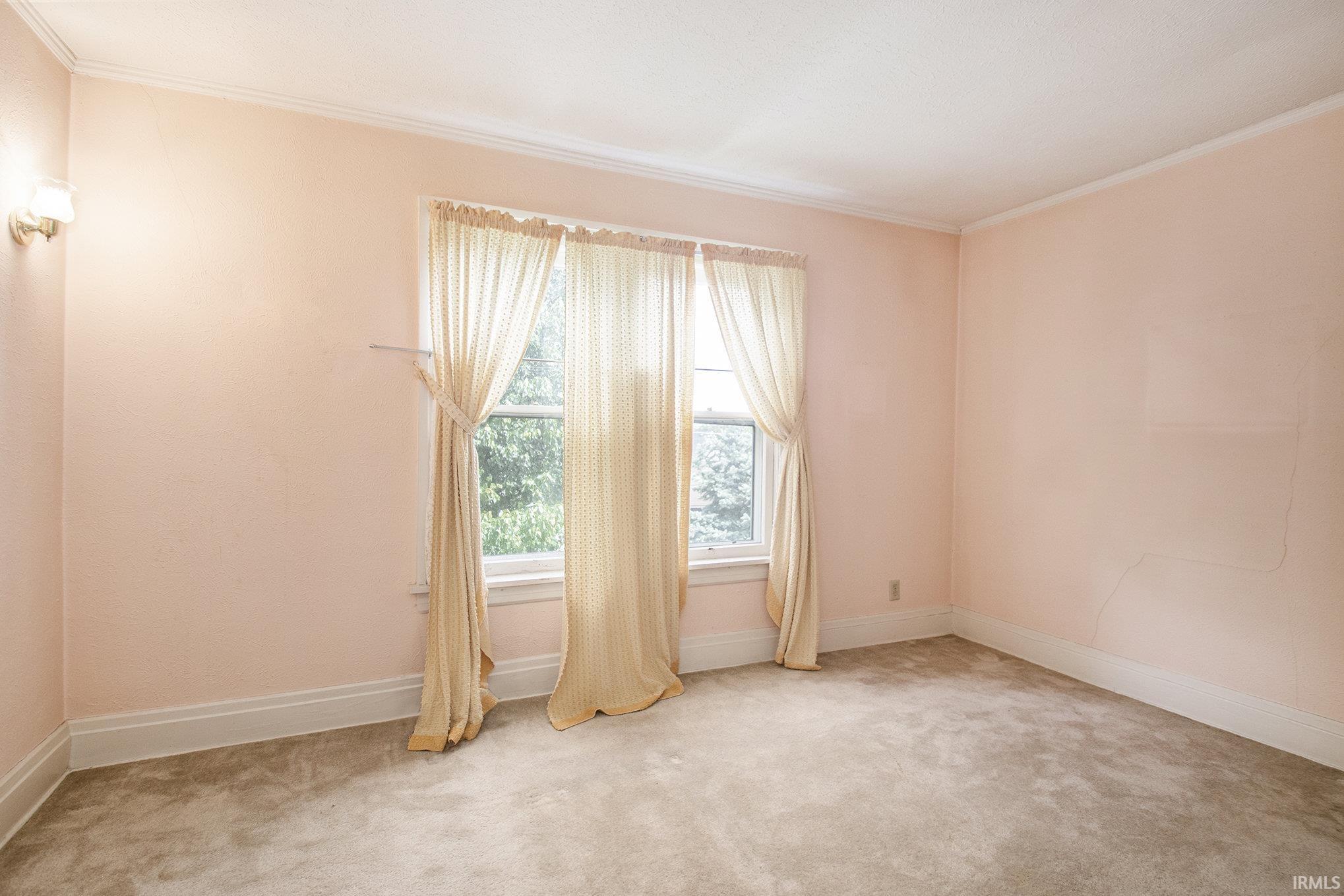 1023 Colfax