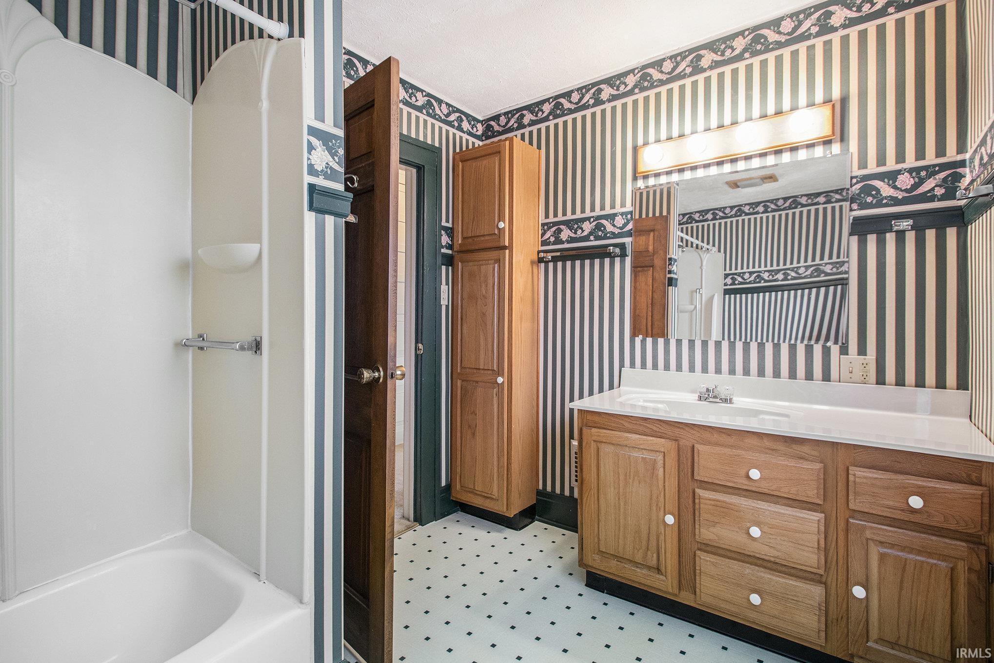 1023 Colfax