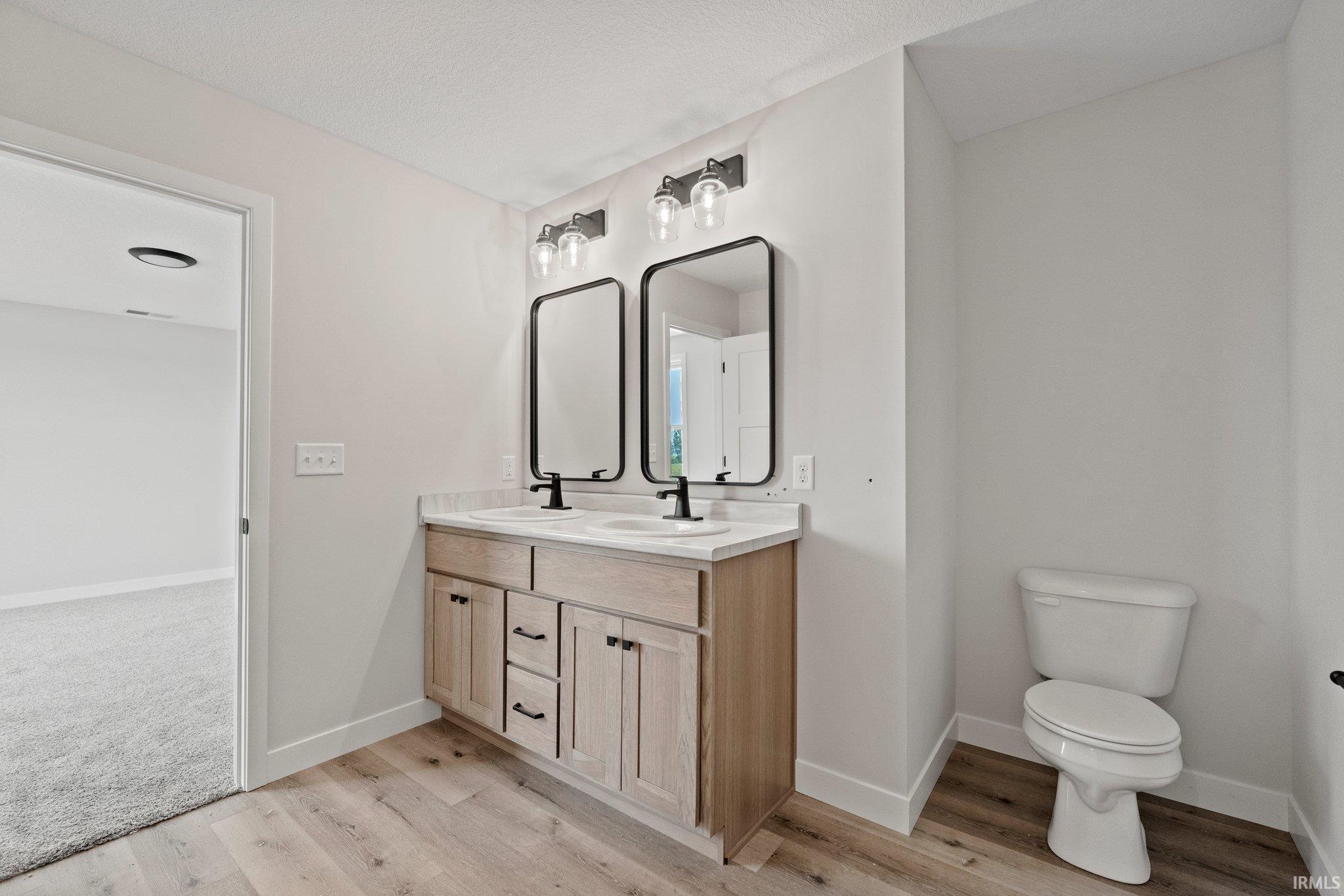 1032 Arthur Heights