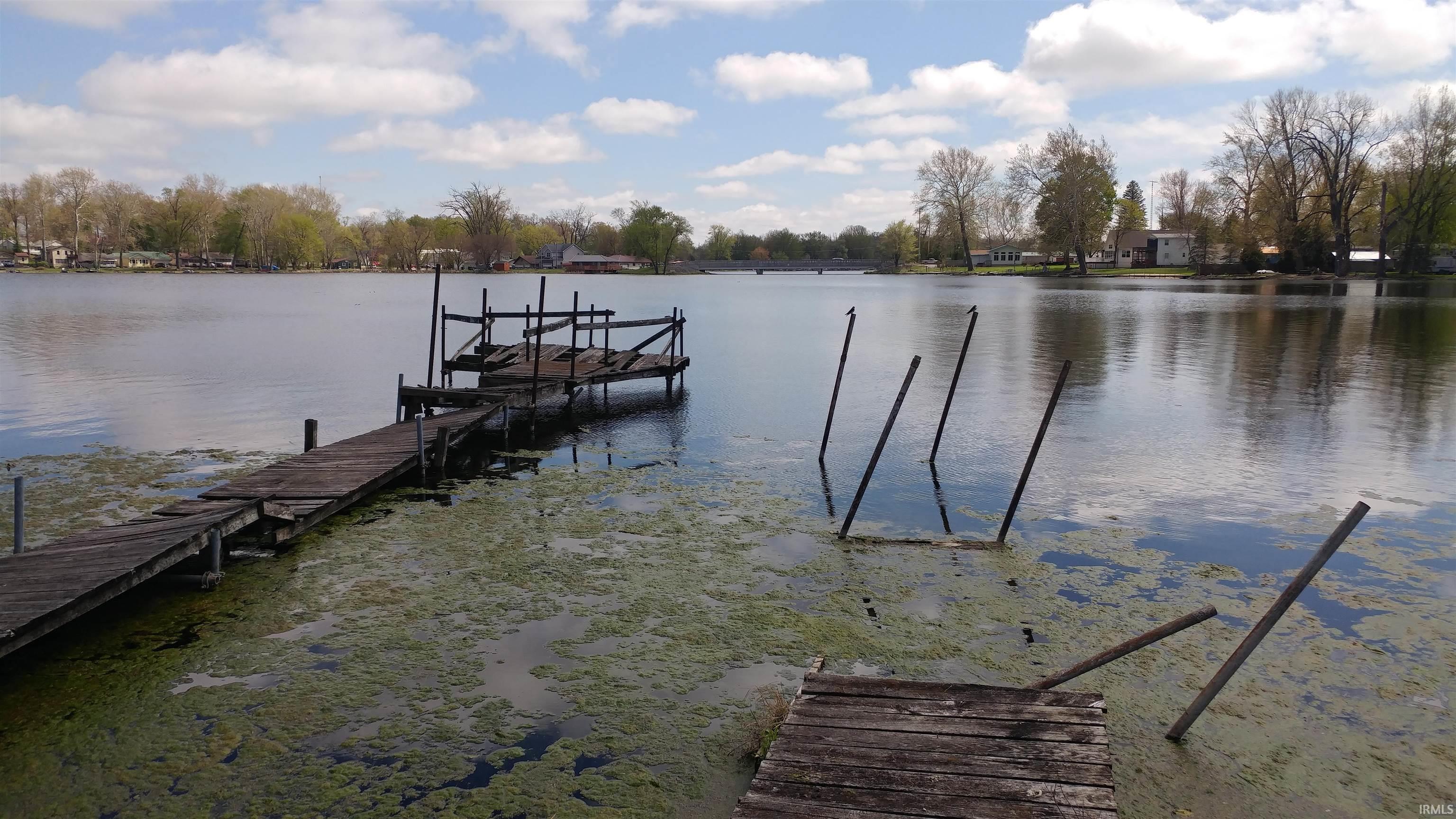 6140 Lakeshore