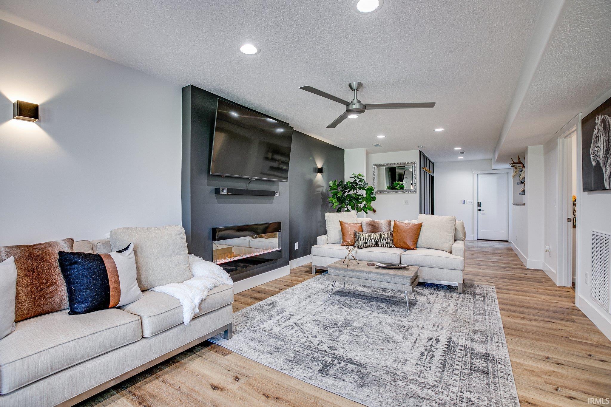 20907 River Brook