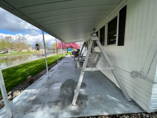 6220 530 E Adams