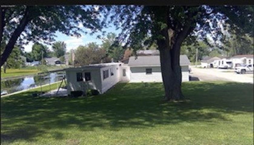 6220 530 E Adams
