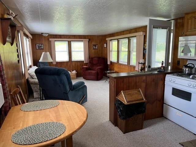 6220 530 E Adams