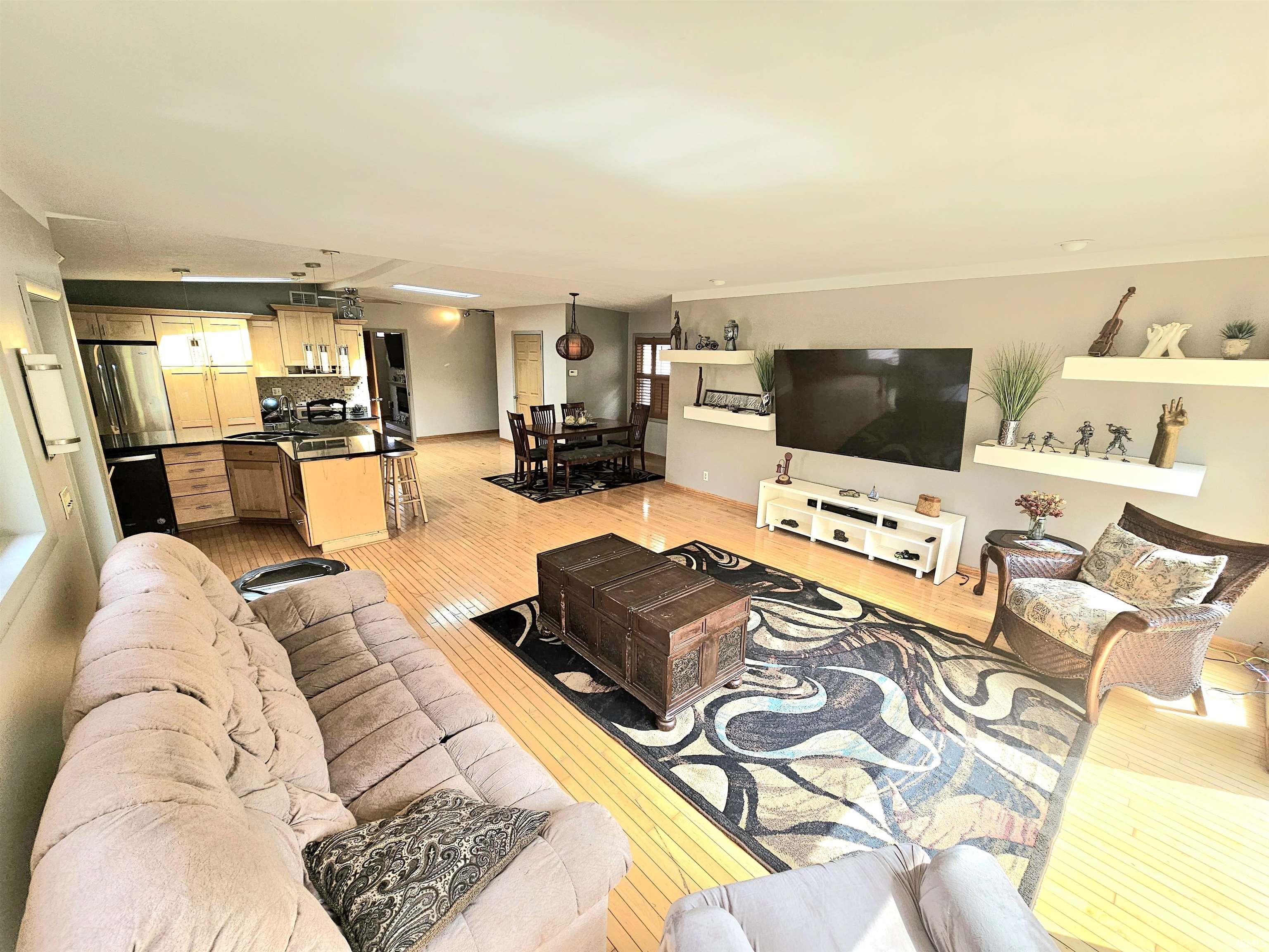 7653 State Road 9