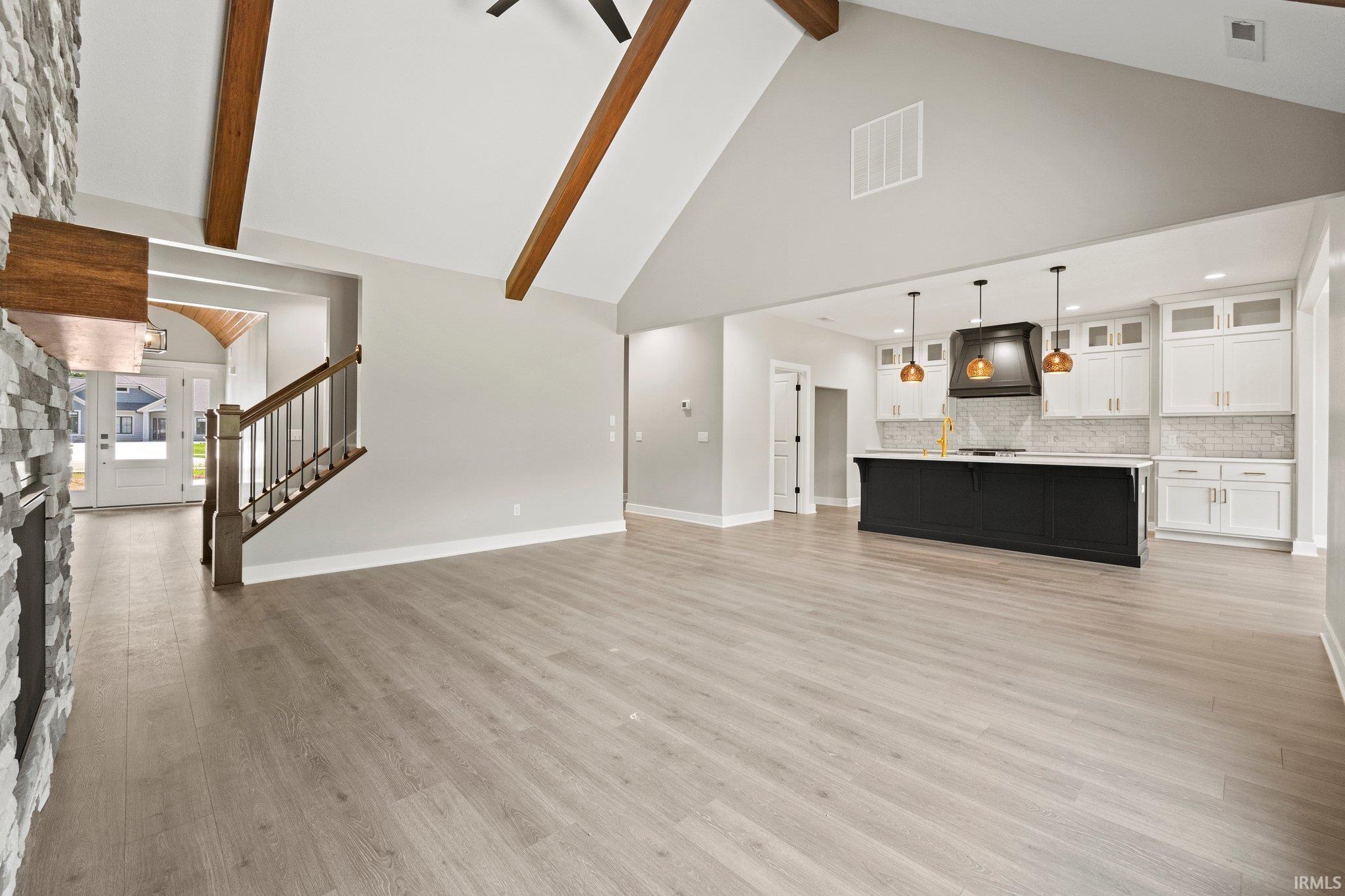 1808 Golfview