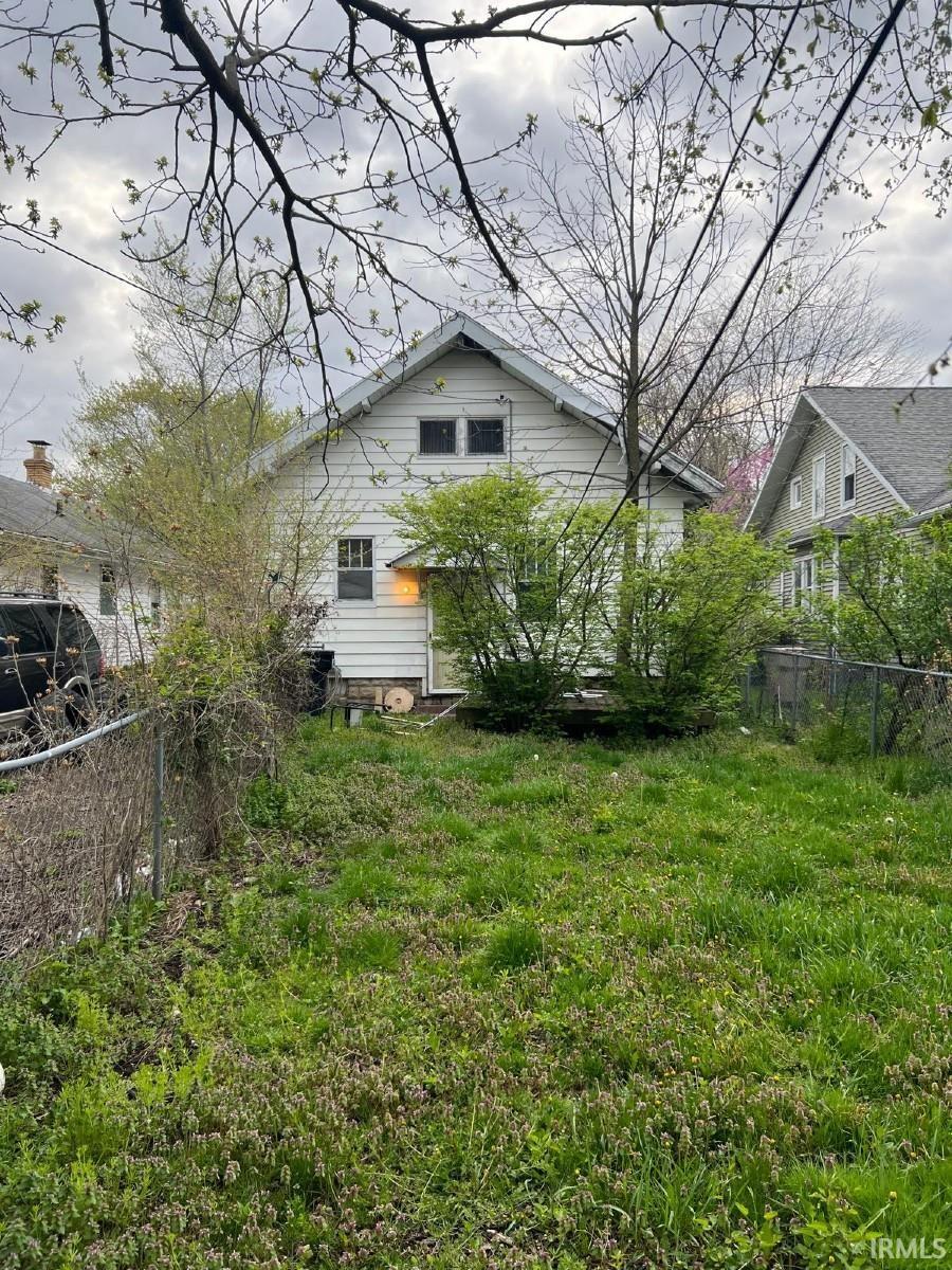 1132 Meade