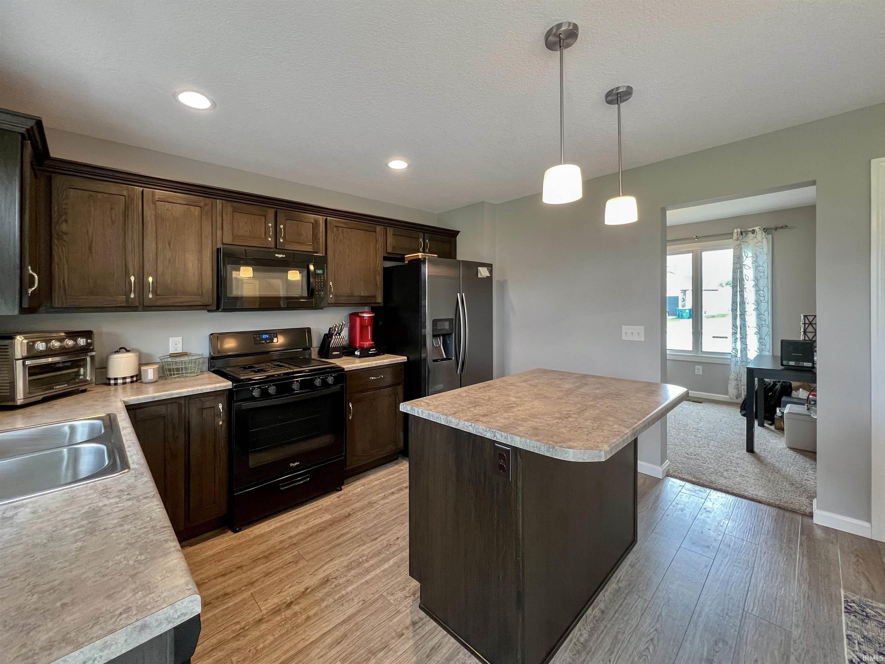 16814 Willow Ridge
