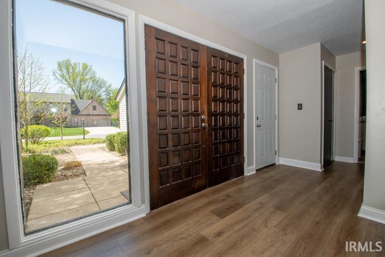 16515 Fox Cross