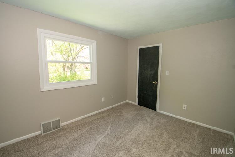 16515 Fox Cross