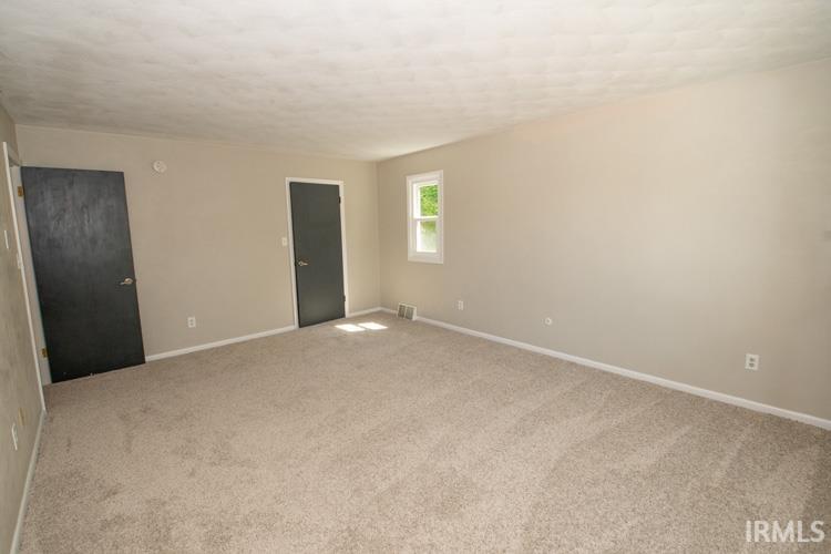 16515 Fox Cross