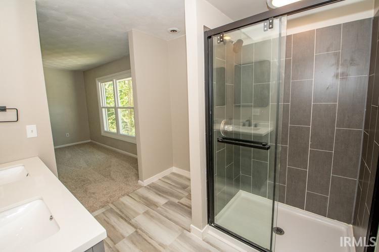 16515 Fox Cross