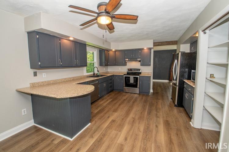 16515 Fox Cross