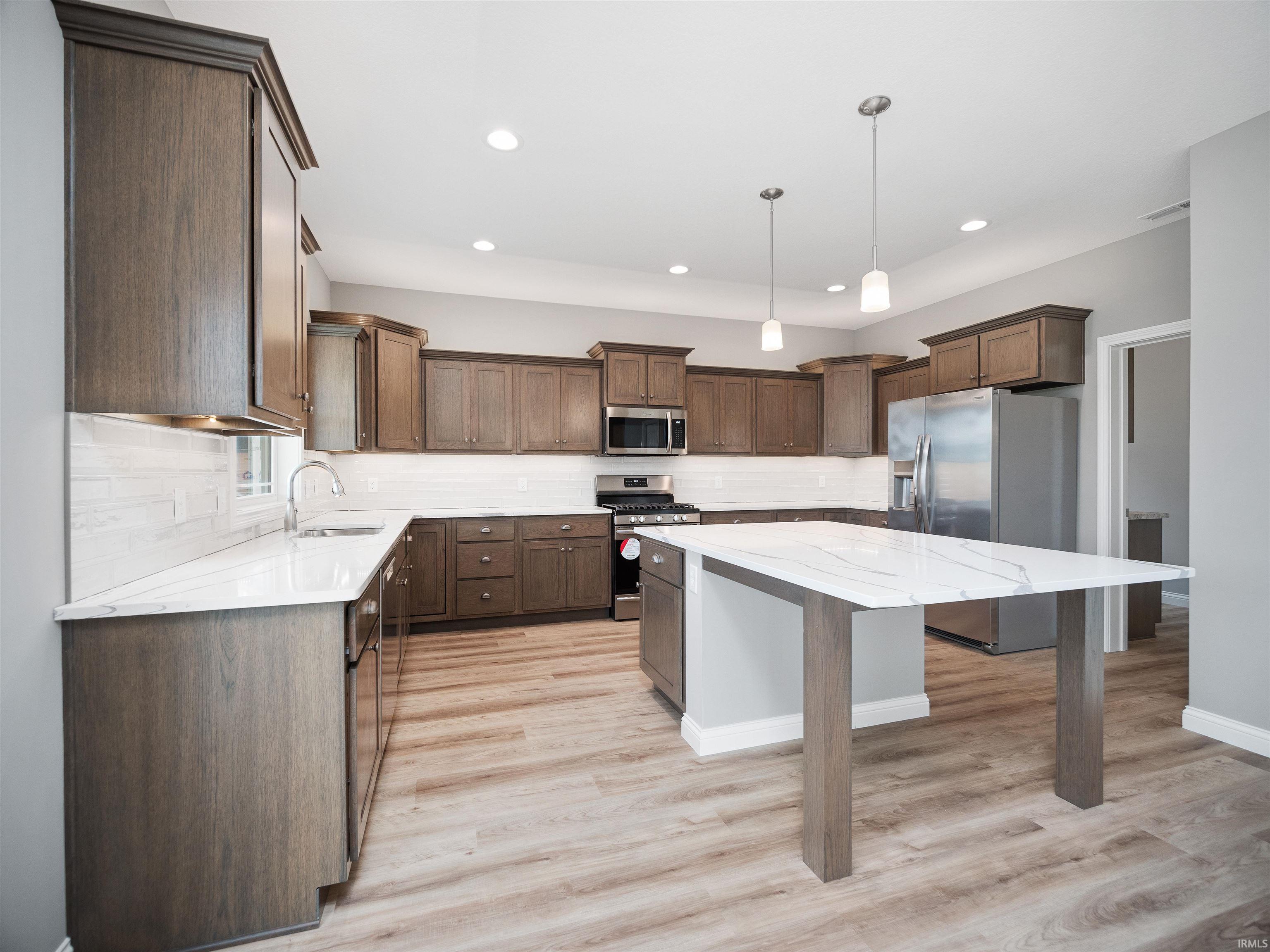 1319 Dixon