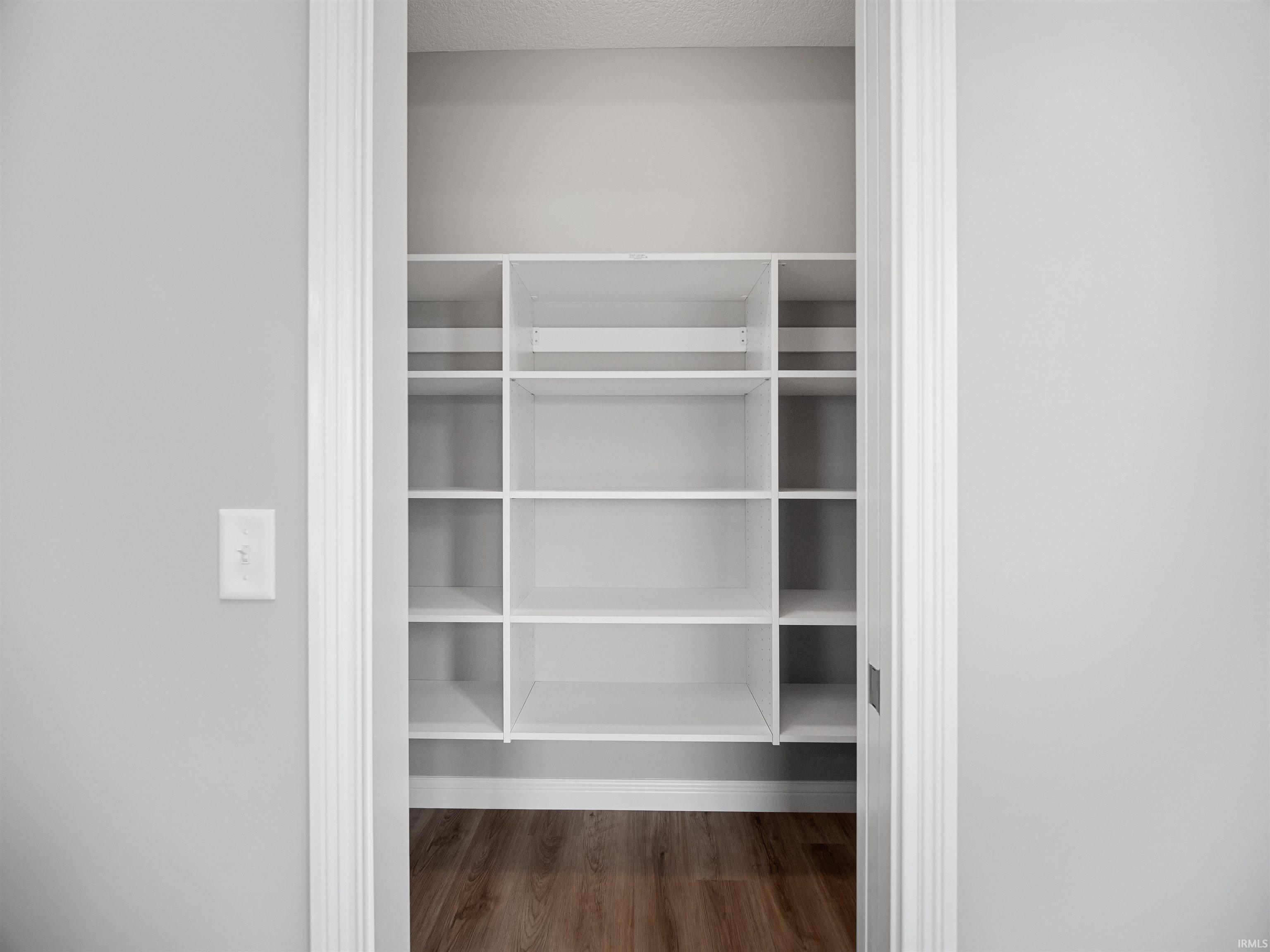 1319 Dixon