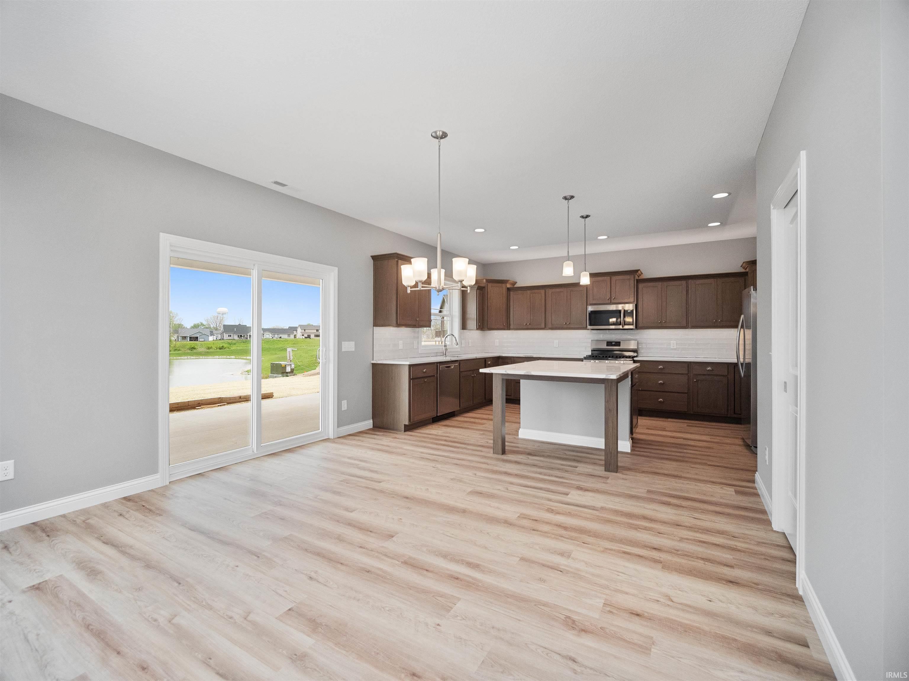 1319 Dixon