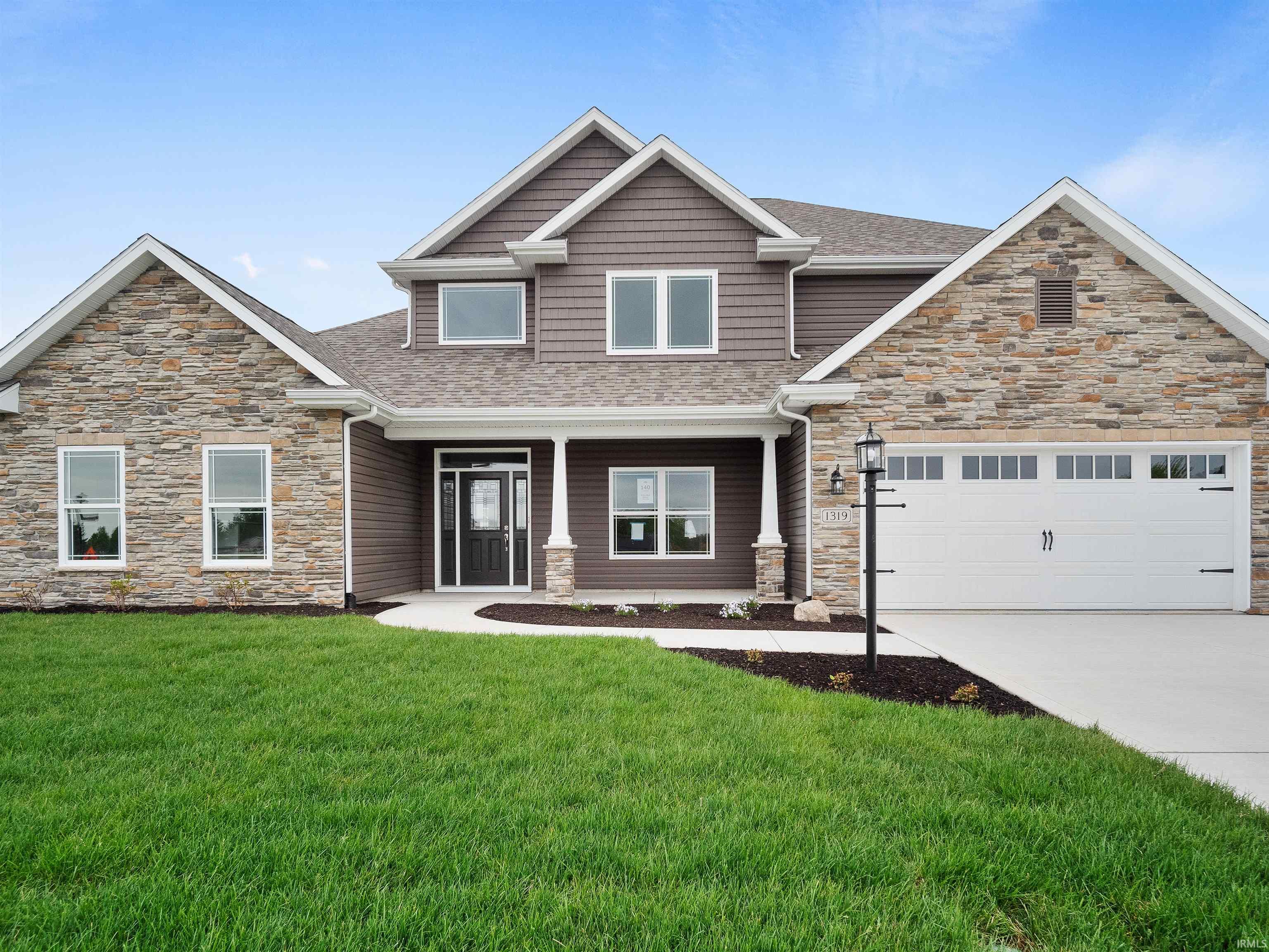 1319 Dixon