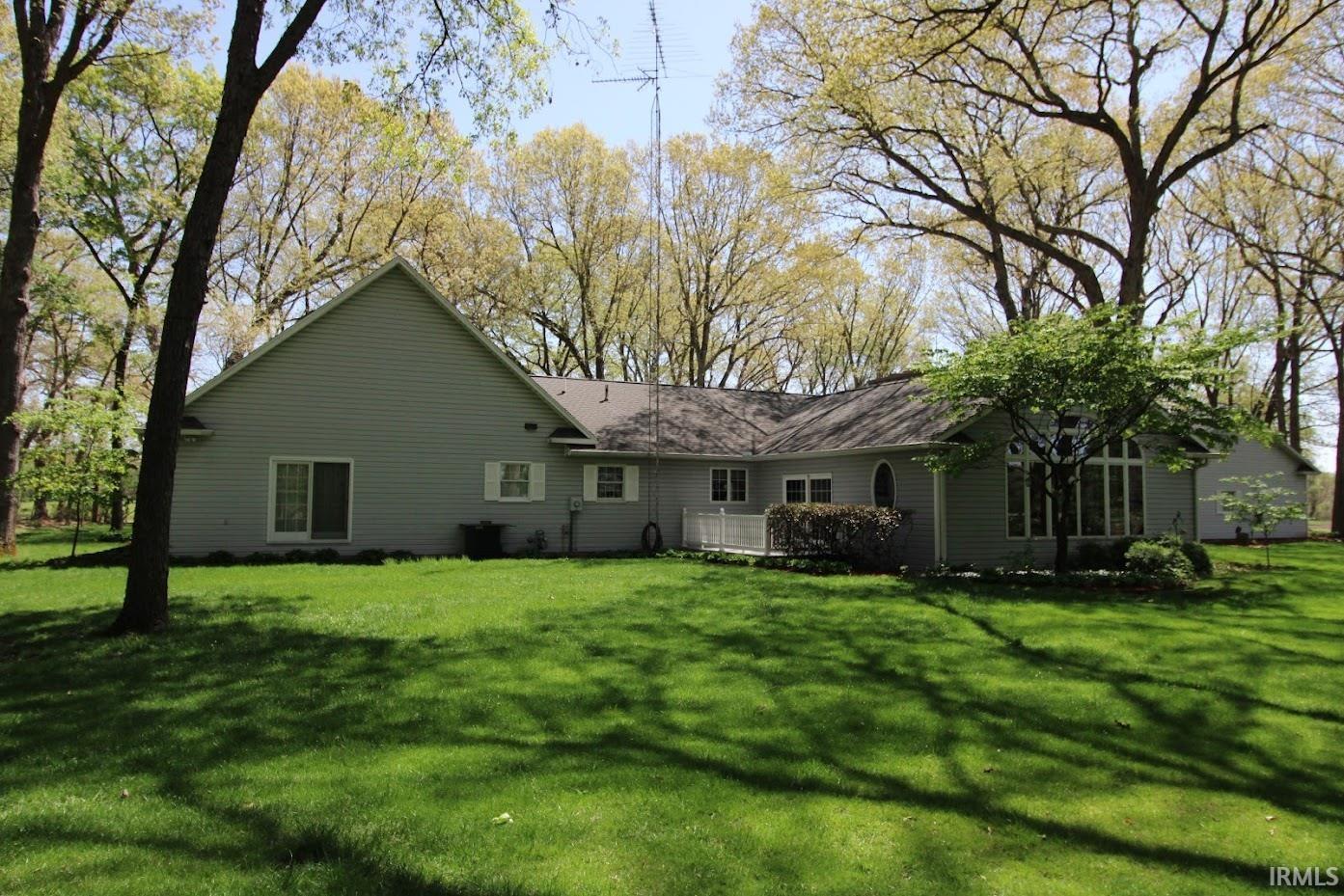 3935 950 East