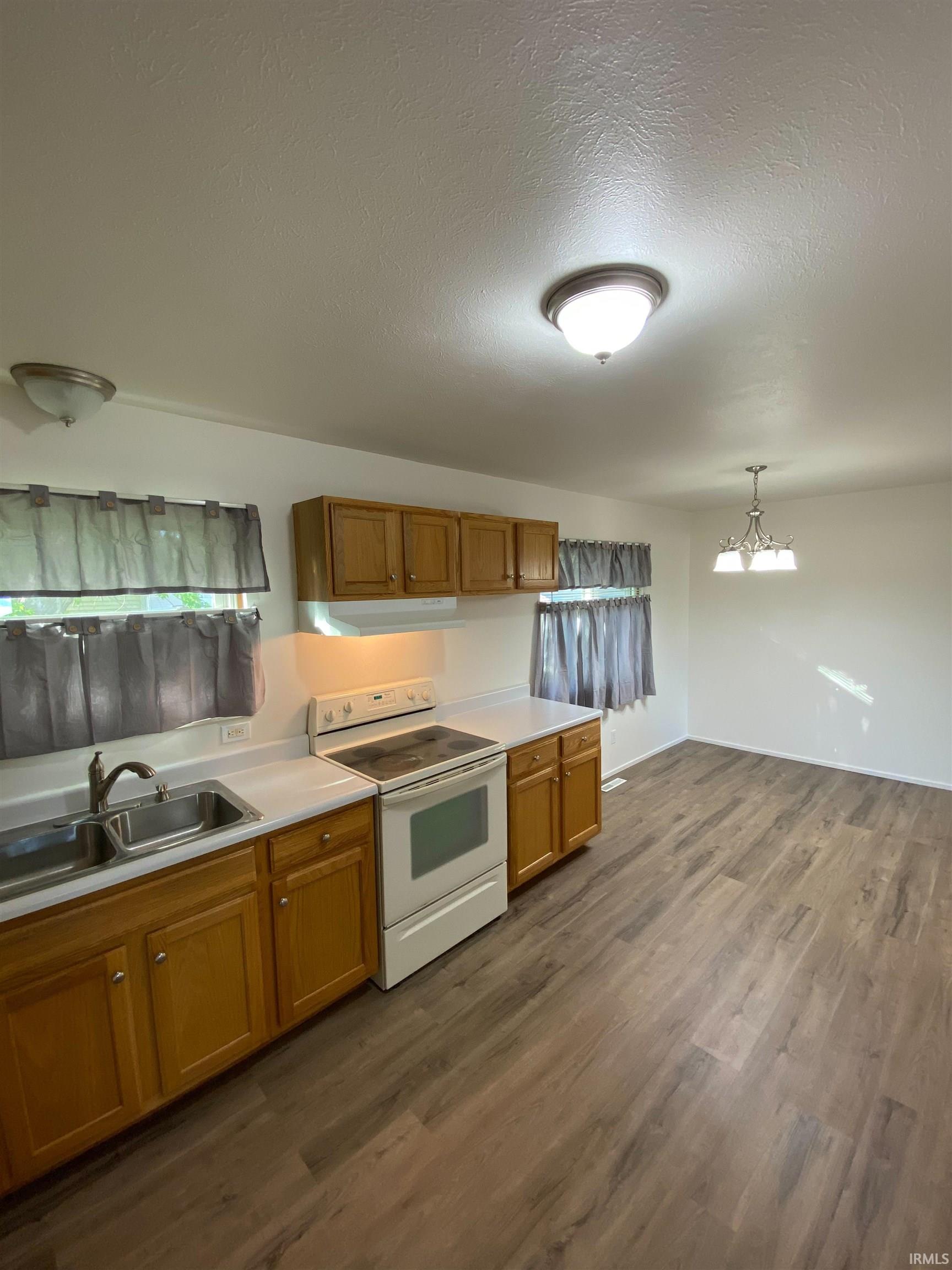 2802 Hampton